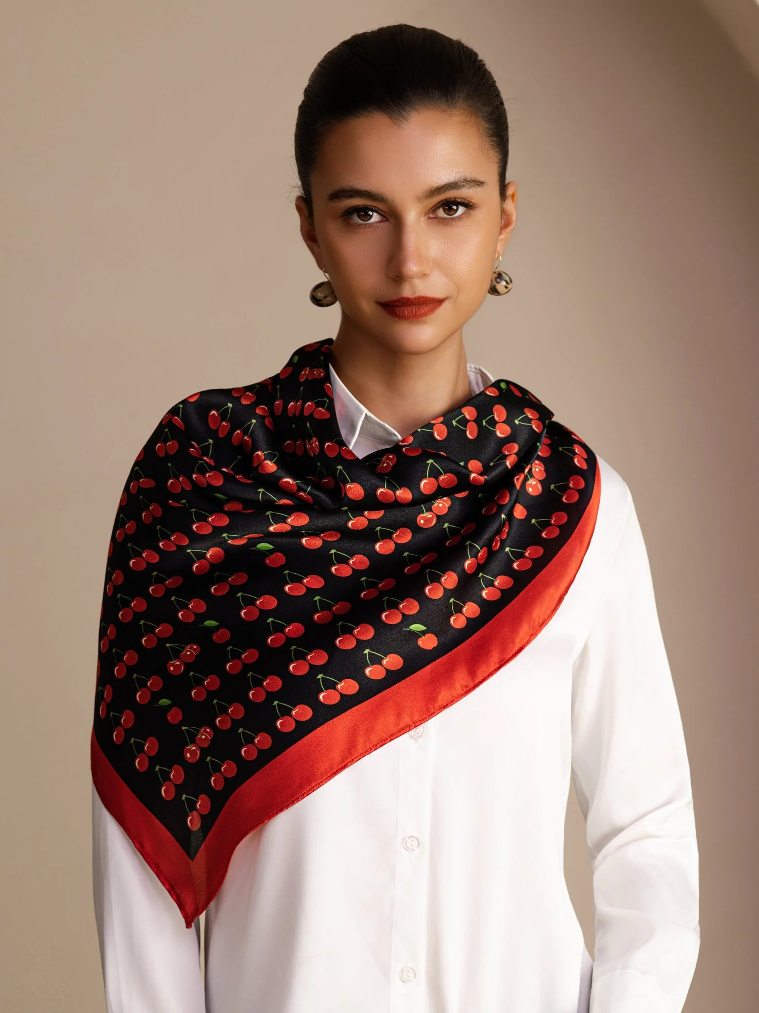 100 Pour Cent Soie De Mûrier Écharpe Motif Cerise Taille 90x90cm - Image 2