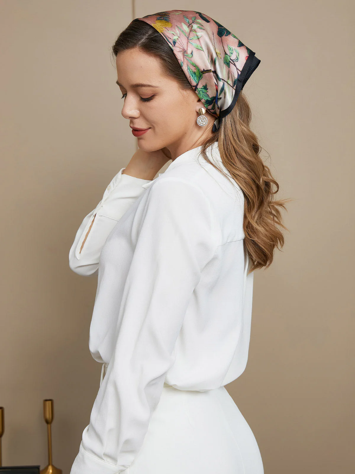 Foulard Carré 100% Soie de Mûrier Motif Floral 53x53cm - Image 5