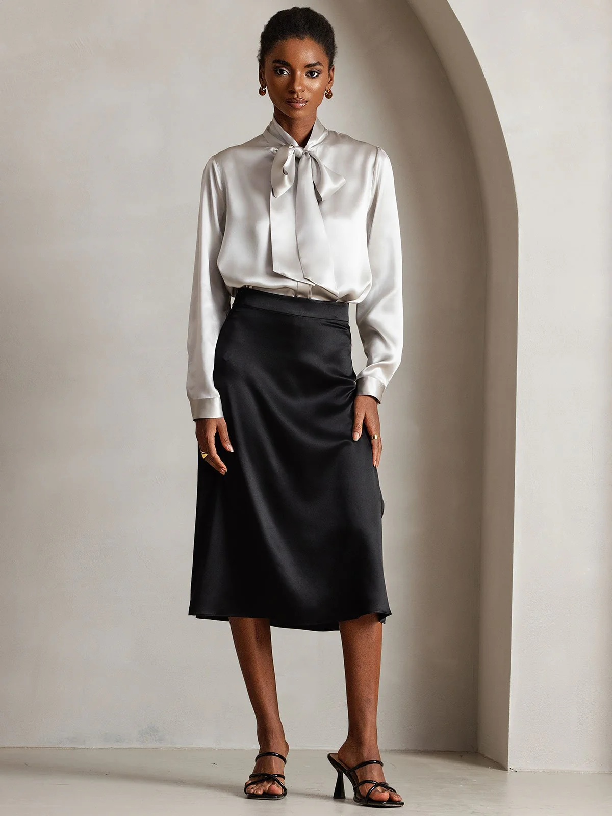 19 Momme Chemise Élégante en Soie avec Col à Nouer à Manches Longues - Image 11