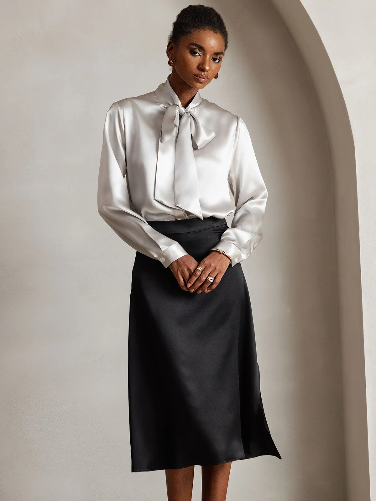 19 Momme Chemise Élégante en Soie avec Col à Nouer à Manches Longues - Image 14