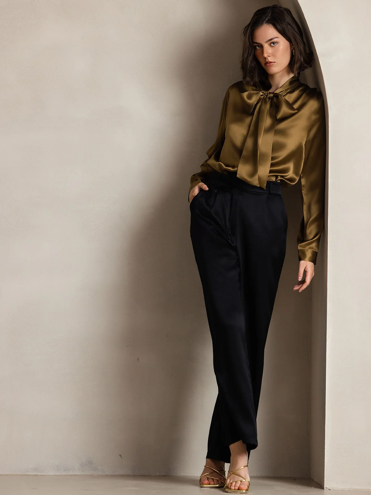 19 Momme Chemise Élégante en Soie avec Col à Nouer à Manches Longues - Image 23