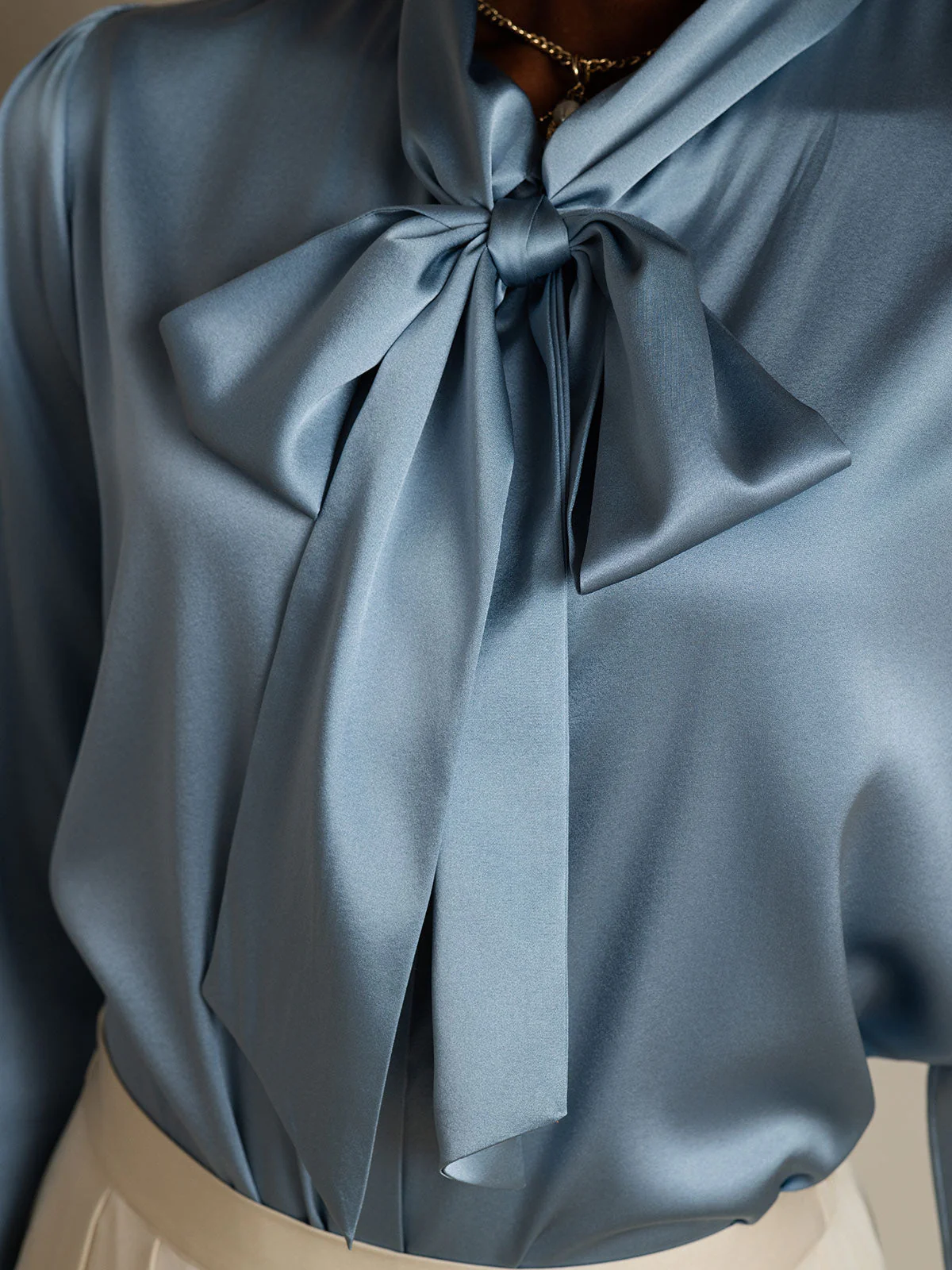 19 Momme Chemise Élégante en Soie avec Col à Nouer à Manches Longues - Image 37