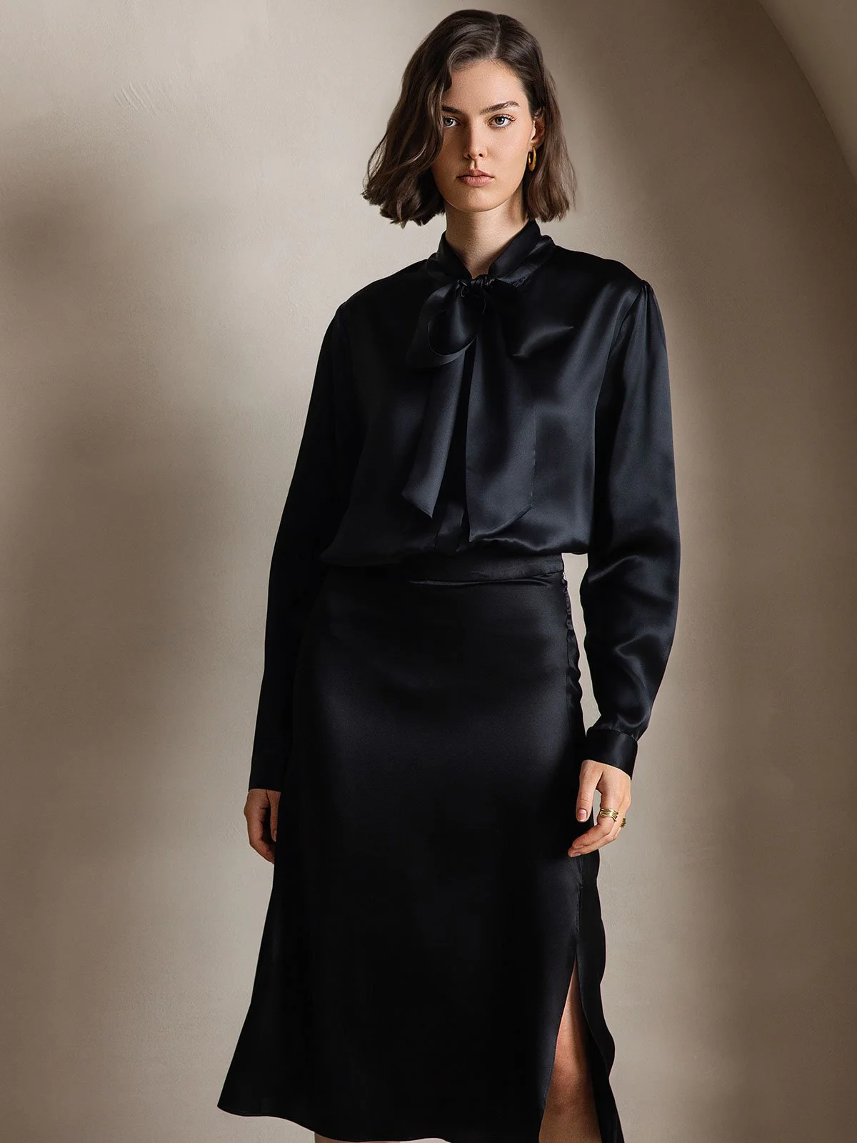 19 Momme Chemise Élégante en Soie avec Col à Nouer à Manches Longues - Image 39