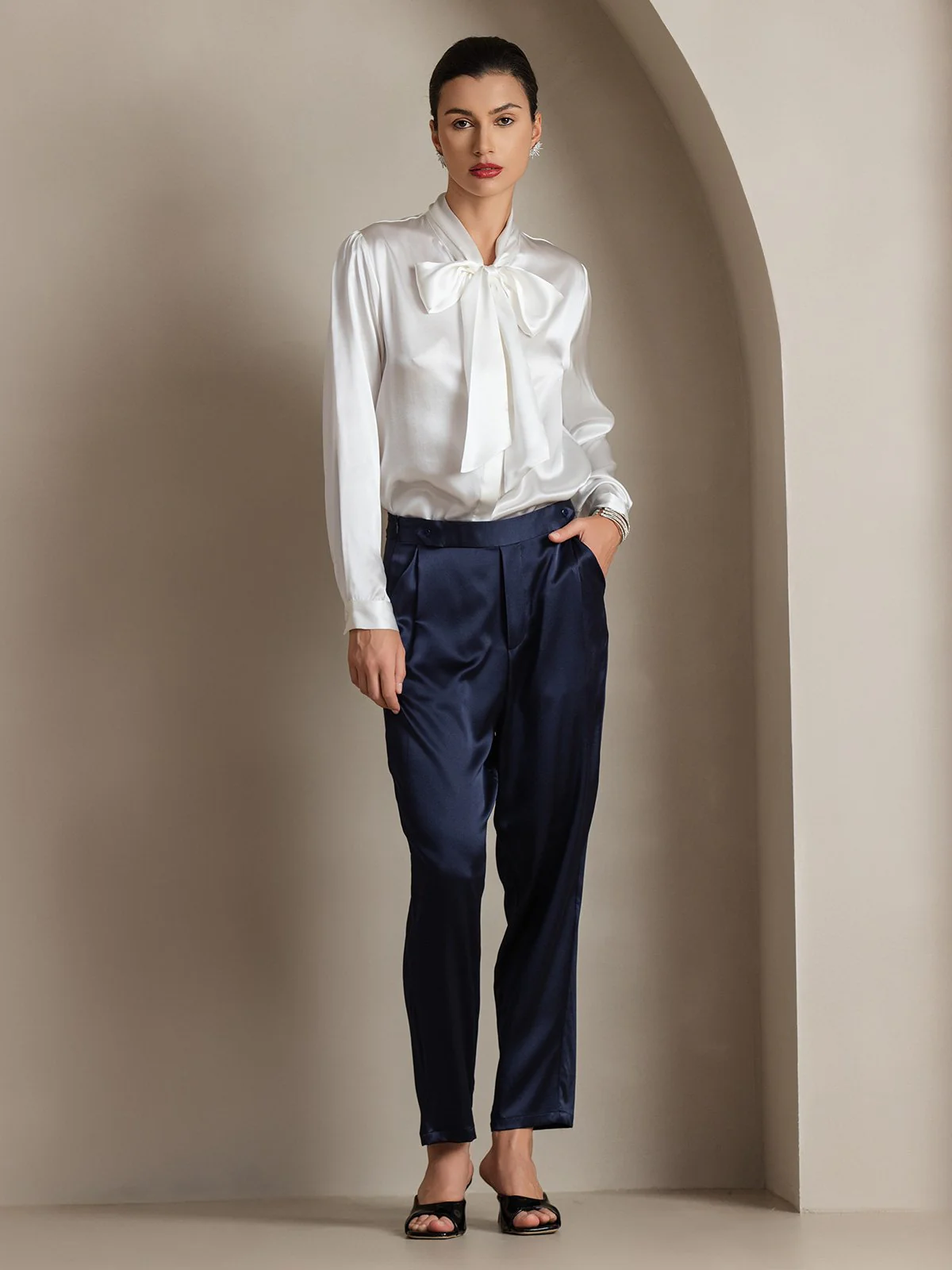 19 Momme Chemise Élégante en Soie avec Col à Nouer à Manches Longues - Image 4