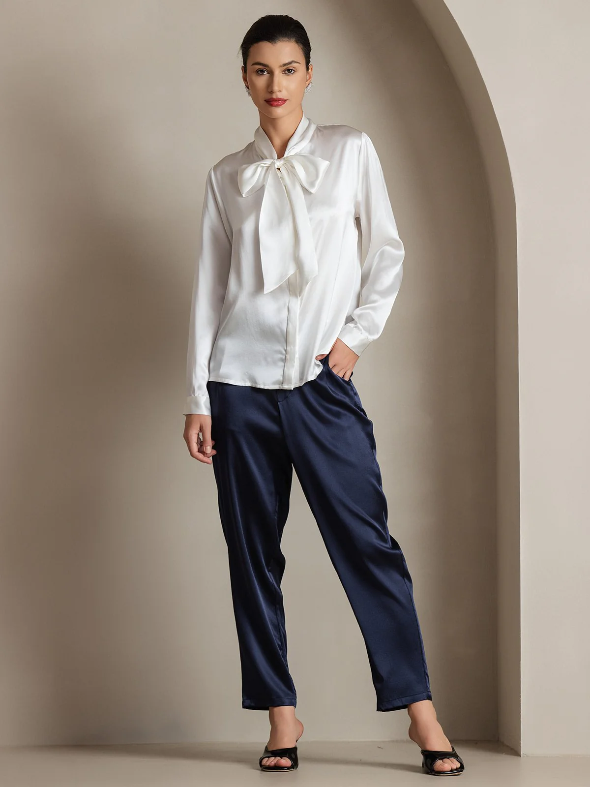 19 Momme Chemise Élégante en Soie avec Col à Nouer à Manches Longues - Image 5