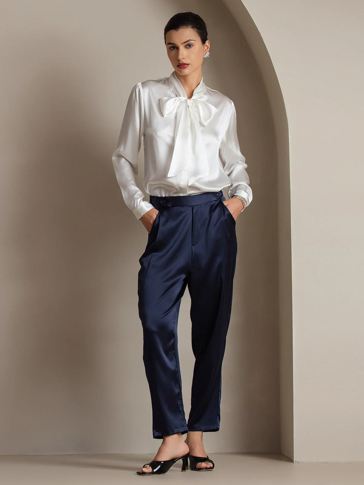 19 Momme Chemise Élégante en Soie avec Col à Nouer à Manches Longues - Image 6