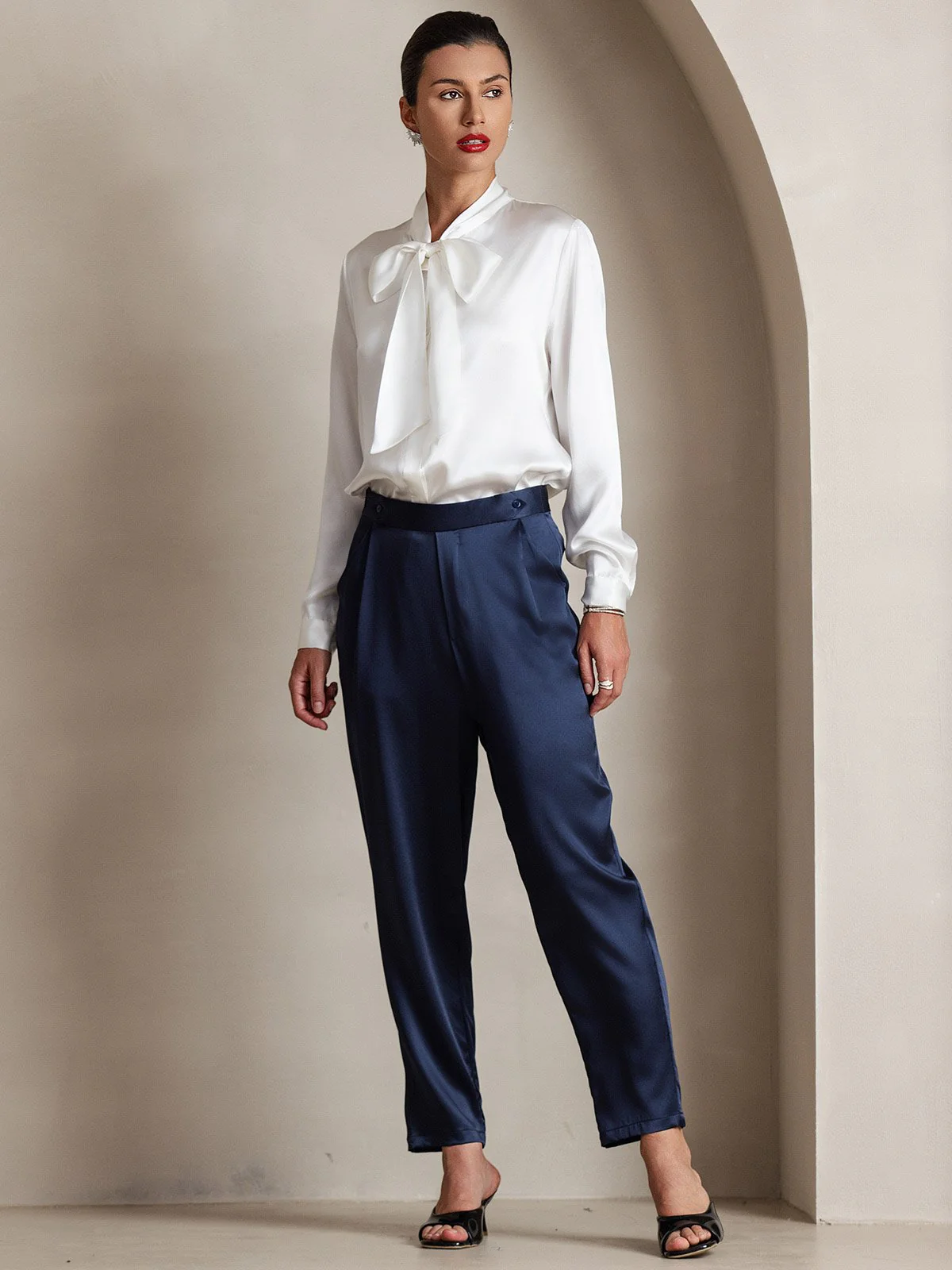 19 Momme Chemise Élégante en Soie avec Col à Nouer à Manches Longues - Image 8
