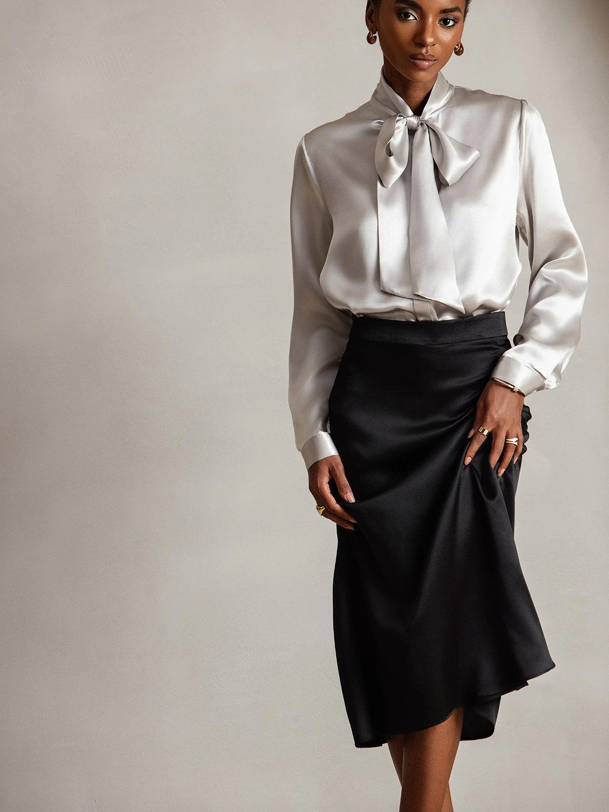 19 Momme Chemise Élégante en Soie avec Col à Nouer à Manches Longues - Image 9