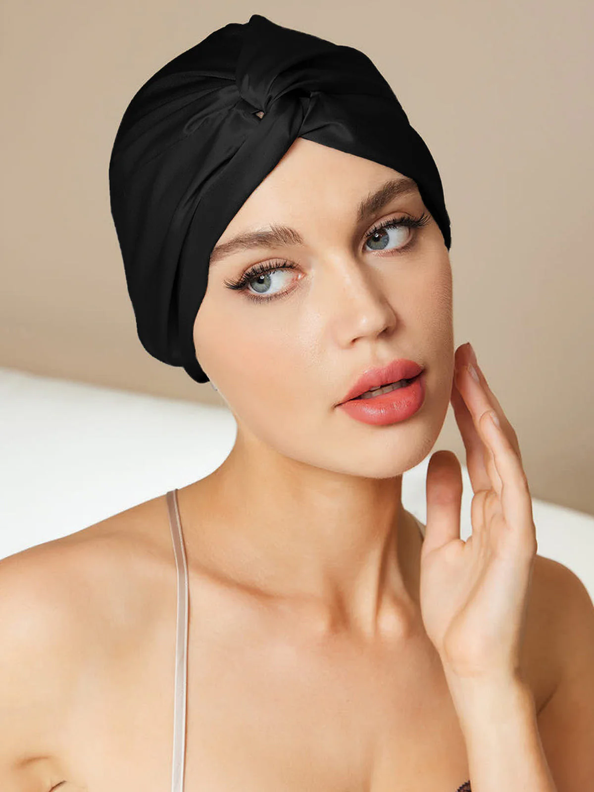 Bonnet En Soie Pure À Nœud Devant - Image 17