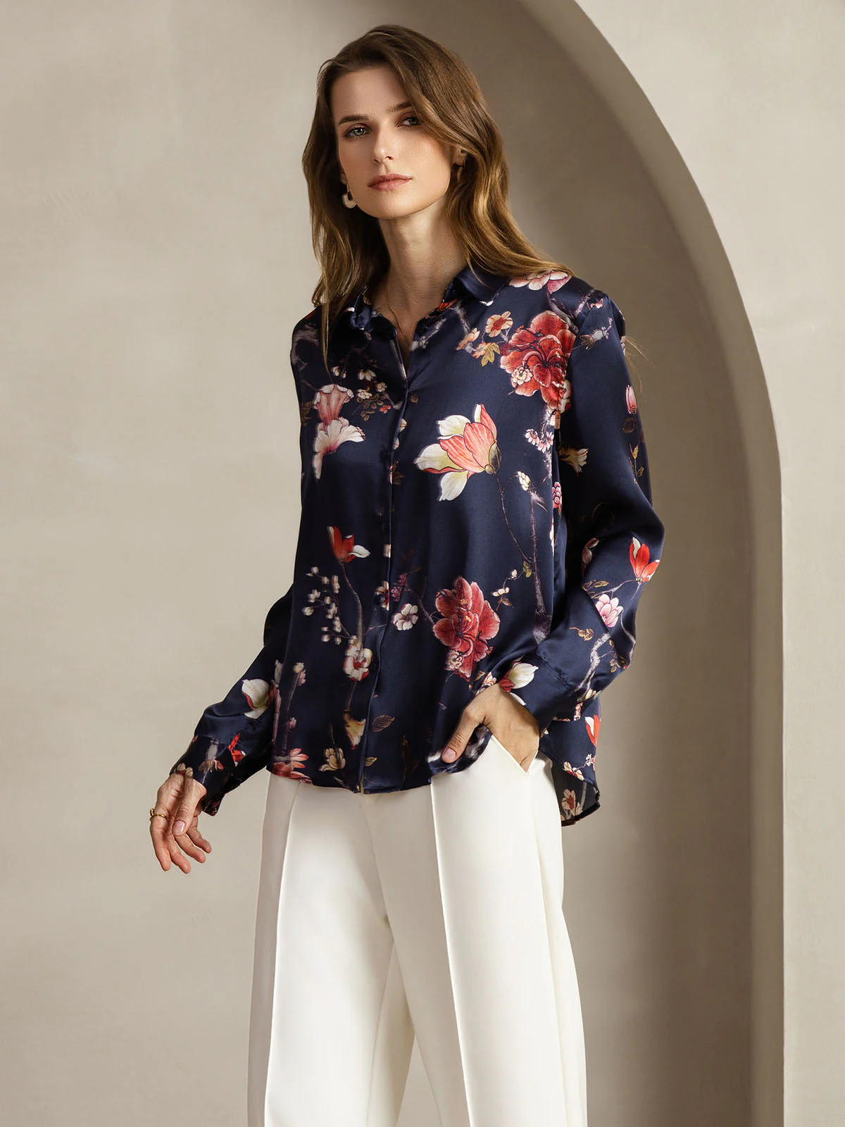 Chemise Femme À Manches Longues Col Revers En Soie 19Momme Imprimé Floral Marine - Image 4