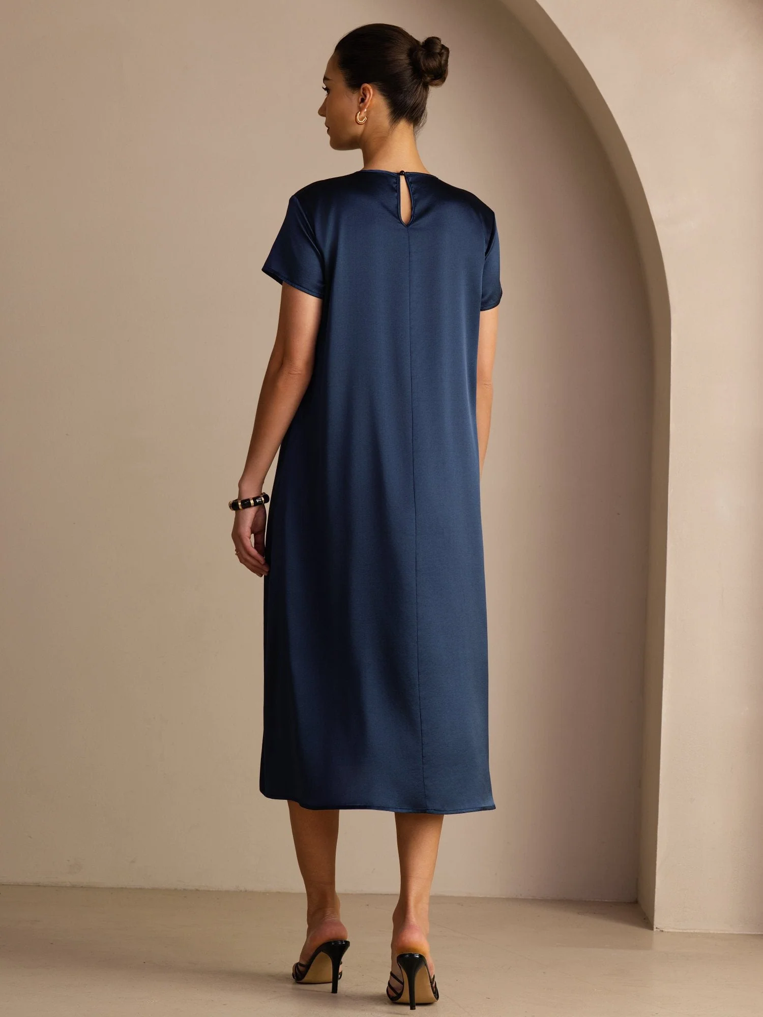 Robe Midi en Soie 19 Momme à Col Rond Manches Courtes et Poches Latérales - Image 15