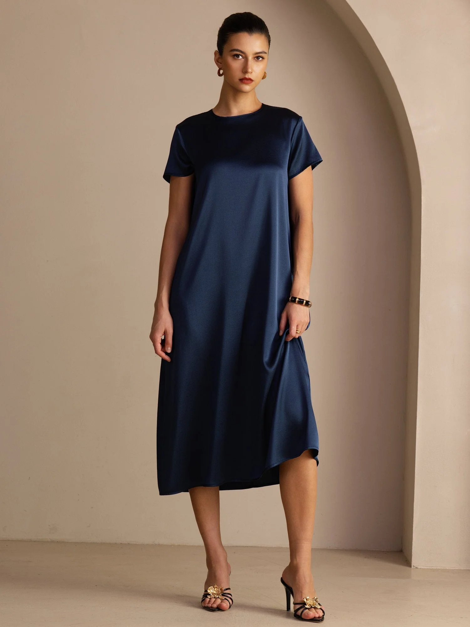 Robe Midi en Soie 19 Momme à Col Rond Manches Courtes et Poches Latérales - Image 16