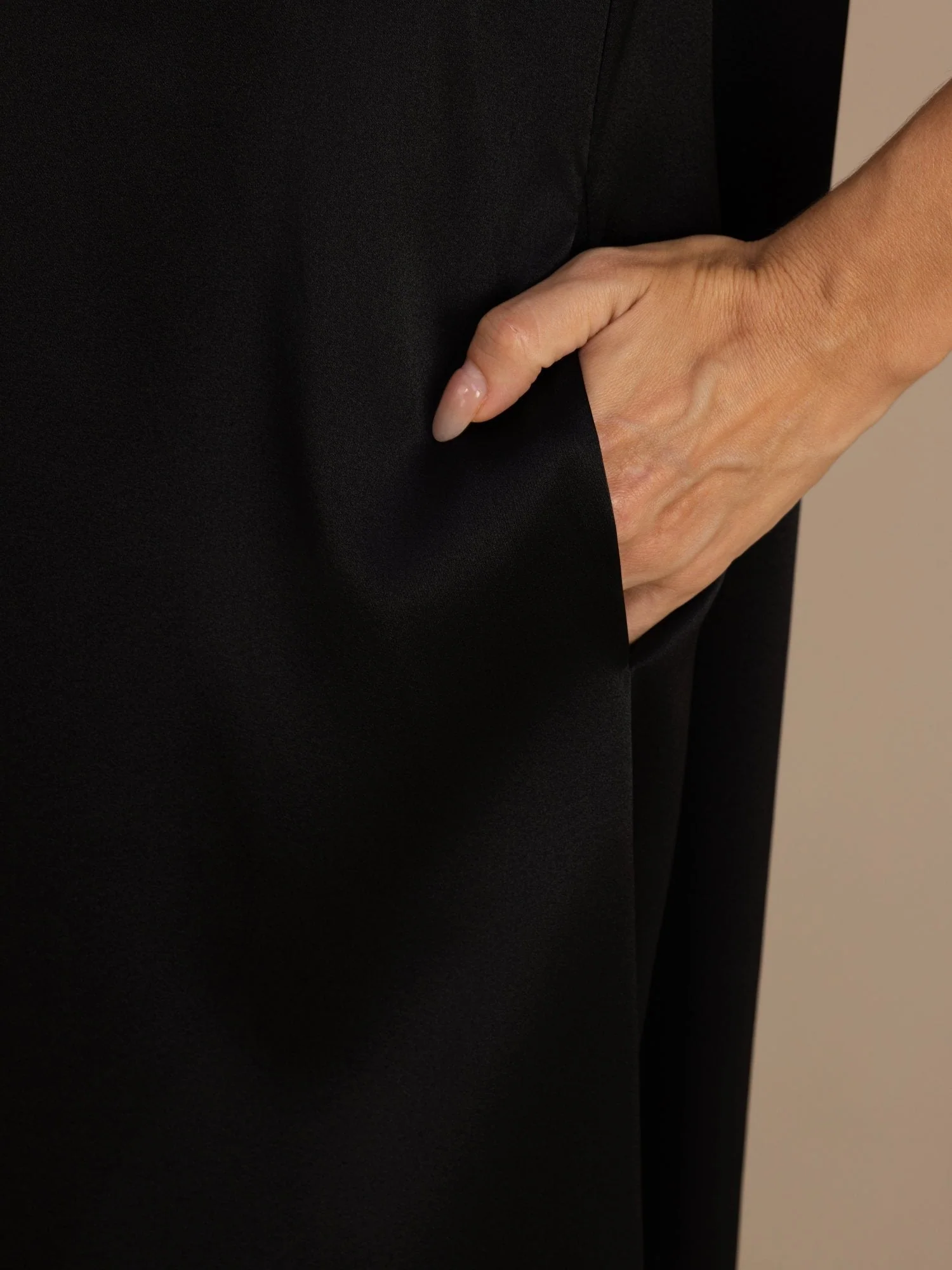 Robe Midi en Soie 19 Momme à Col Rond Manches Courtes et Poches Latérales - Image 25