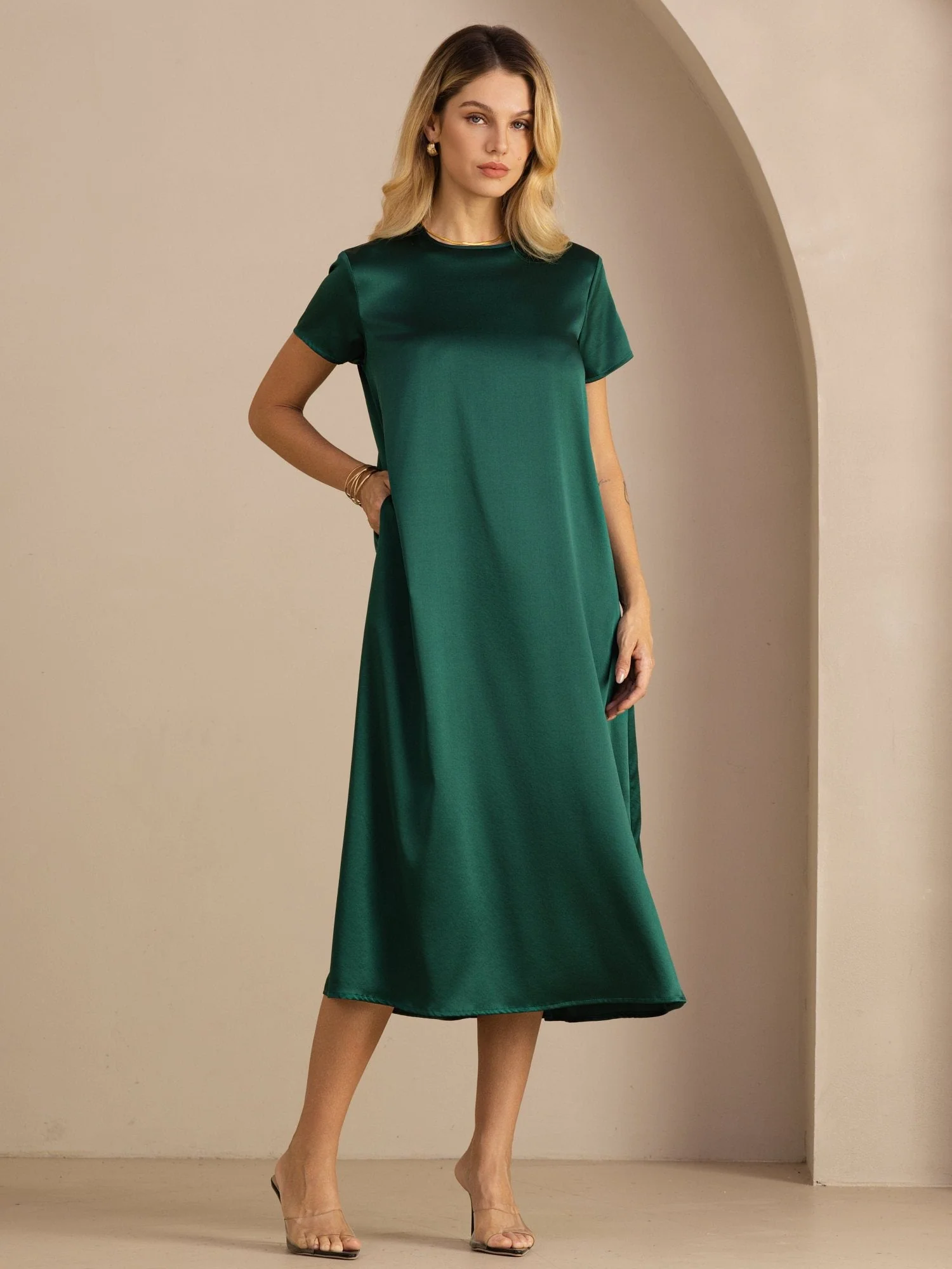 Robe Midi en Soie 19 Momme à Col Rond Manches Courtes et Poches Latérales - Image 3
