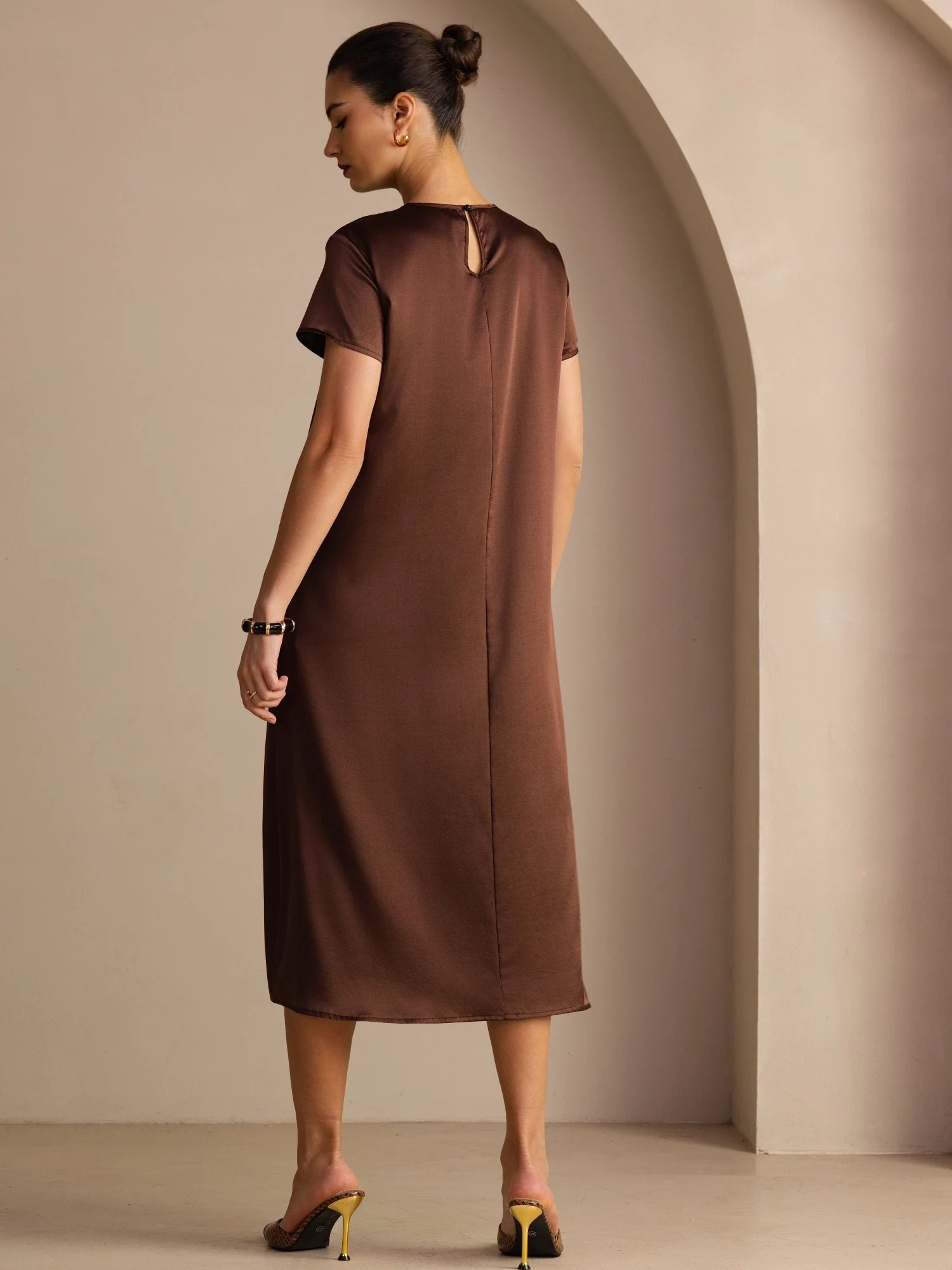 Robe Midi en Soie 19 Momme à Col Rond Manches Courtes et Poches Latérales - Image 9