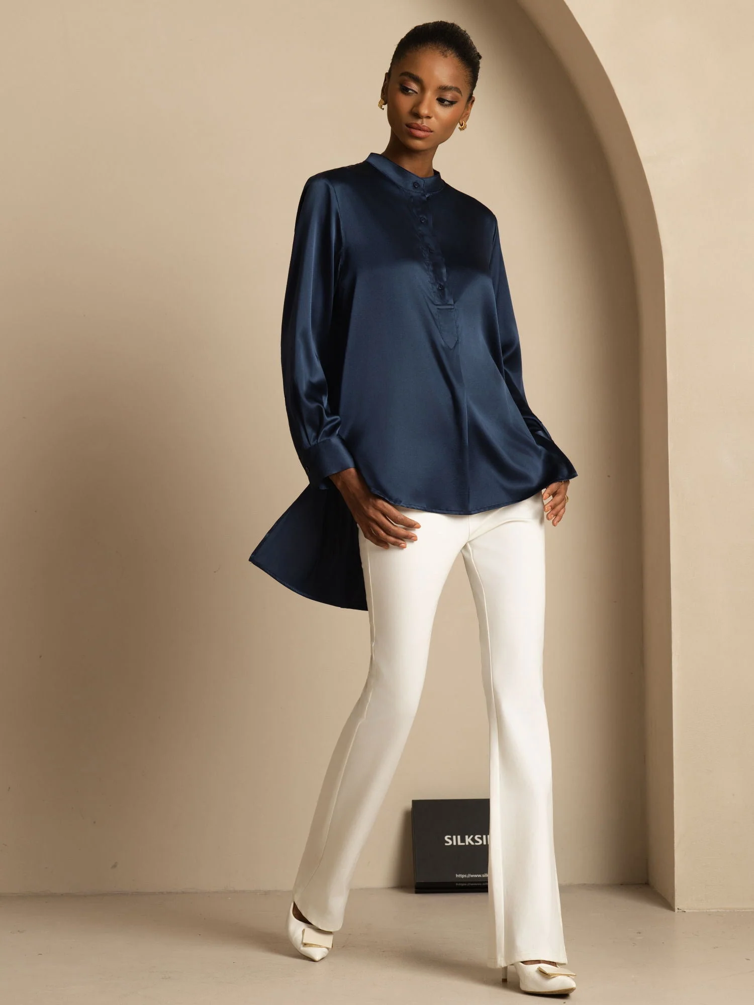 Blouse femme en soie 19Momme à col montant High-Low avec détails boutonnés