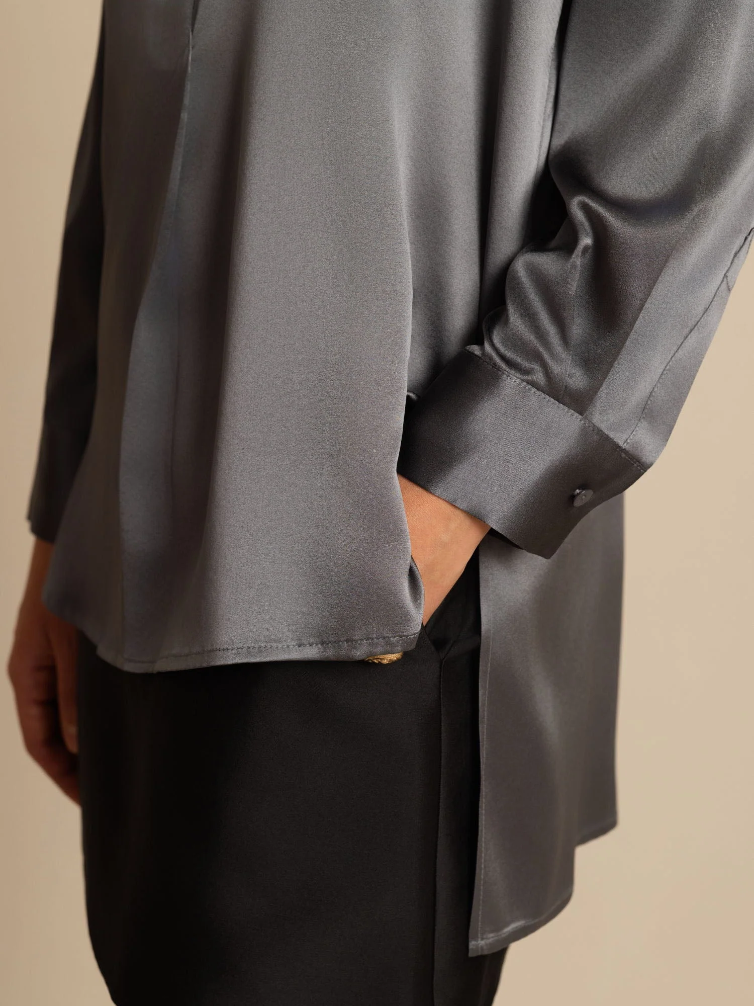 Blouse femme en soie 19Momme à col montant High-Low avec détails boutonnés - Image 30