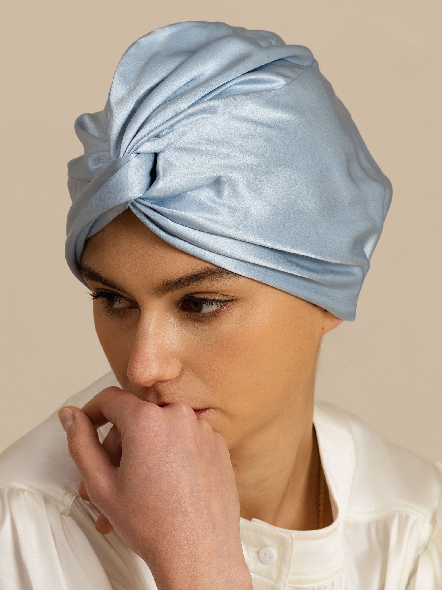 Bonnet en pure soie 22Momme avec nœud à l’avant et bouton réglable - Image 16