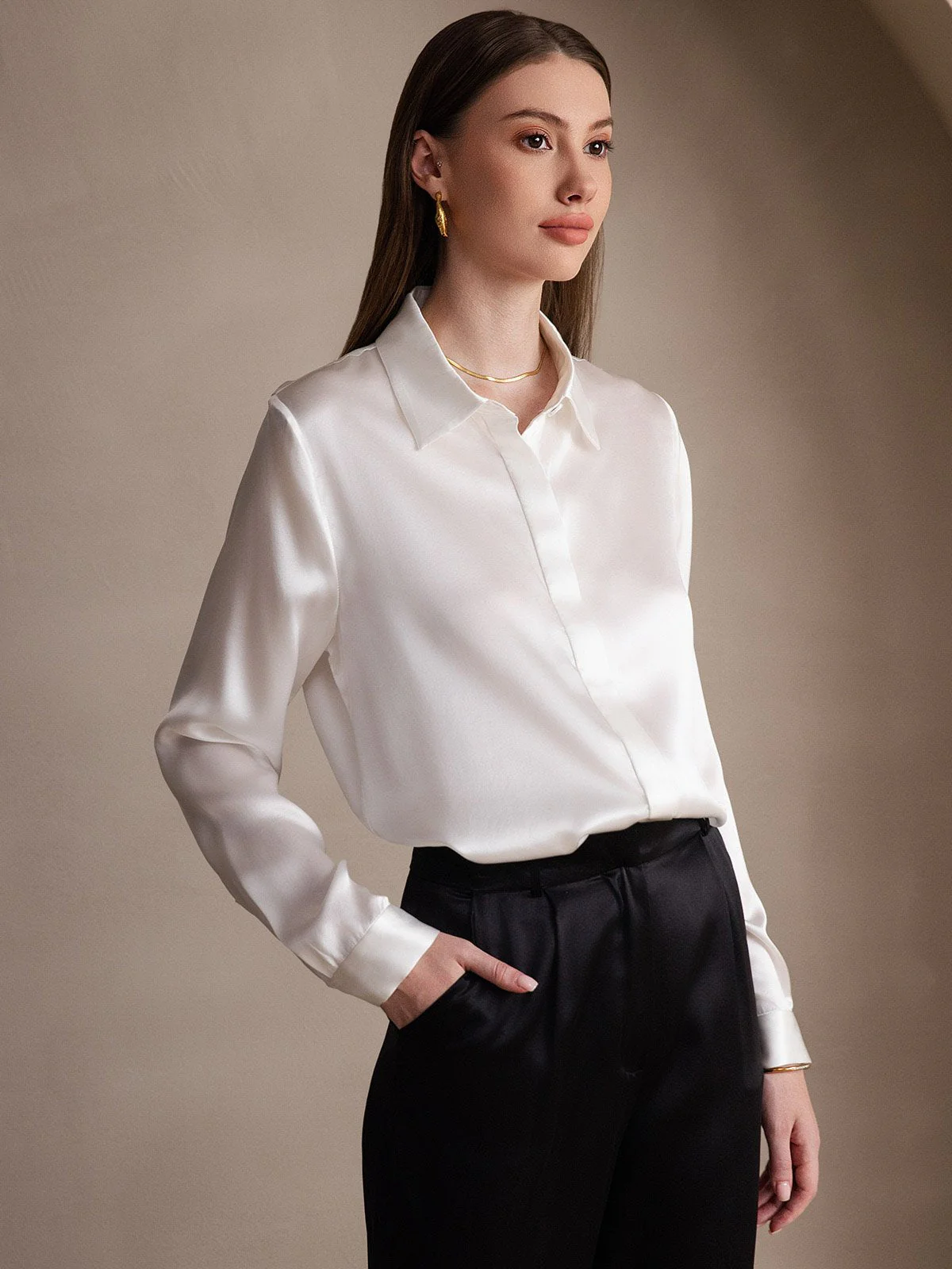 19 Momme Chemise Basique En Soie À Manches Longues - Image 10