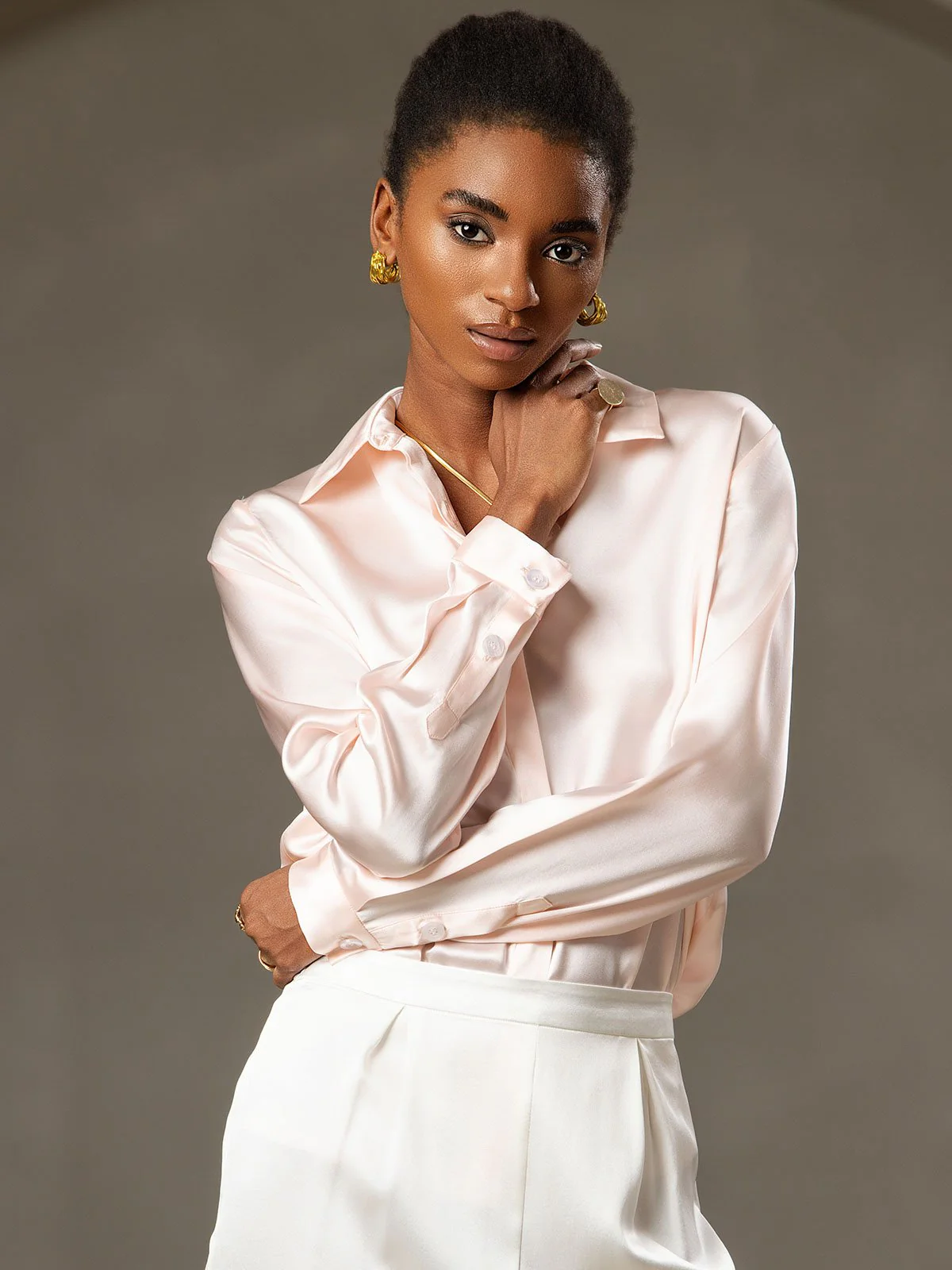 19 Momme Chemise Basique En Soie À Manches Longues - Image 15