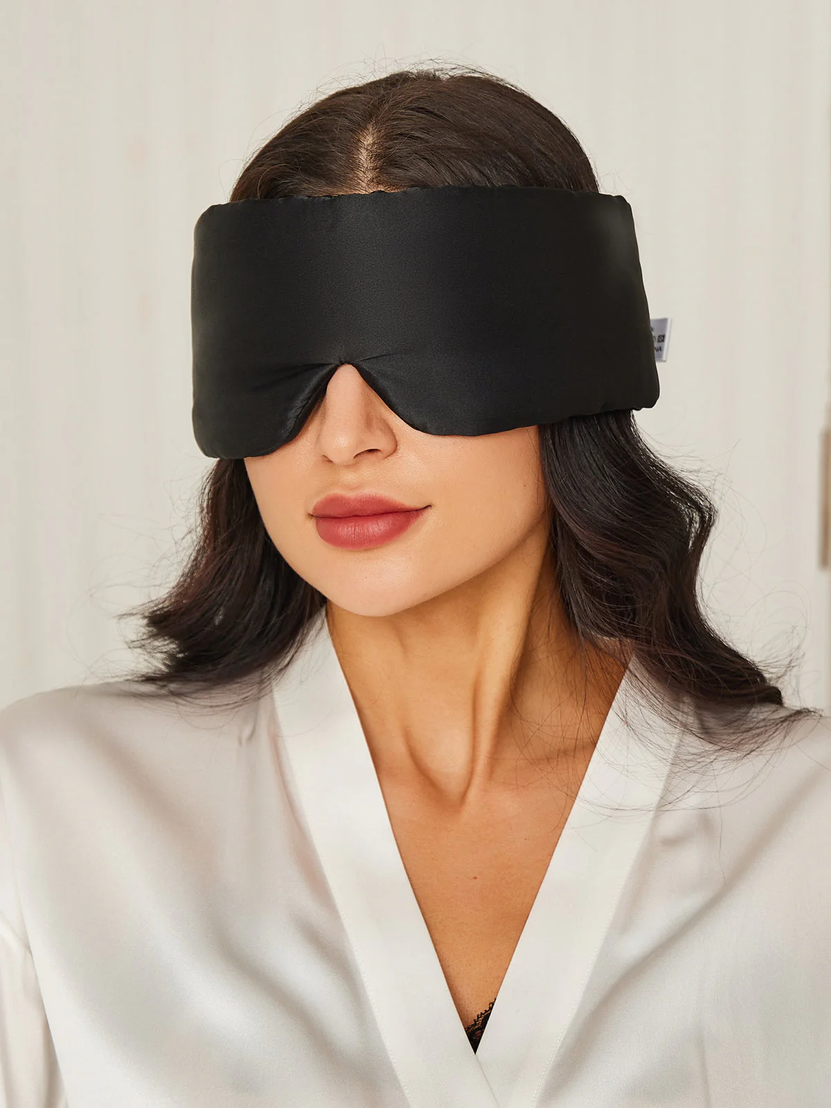 Masque pour les Yeux en Soie Élégante D‘Une Seule Pièce - Image 7