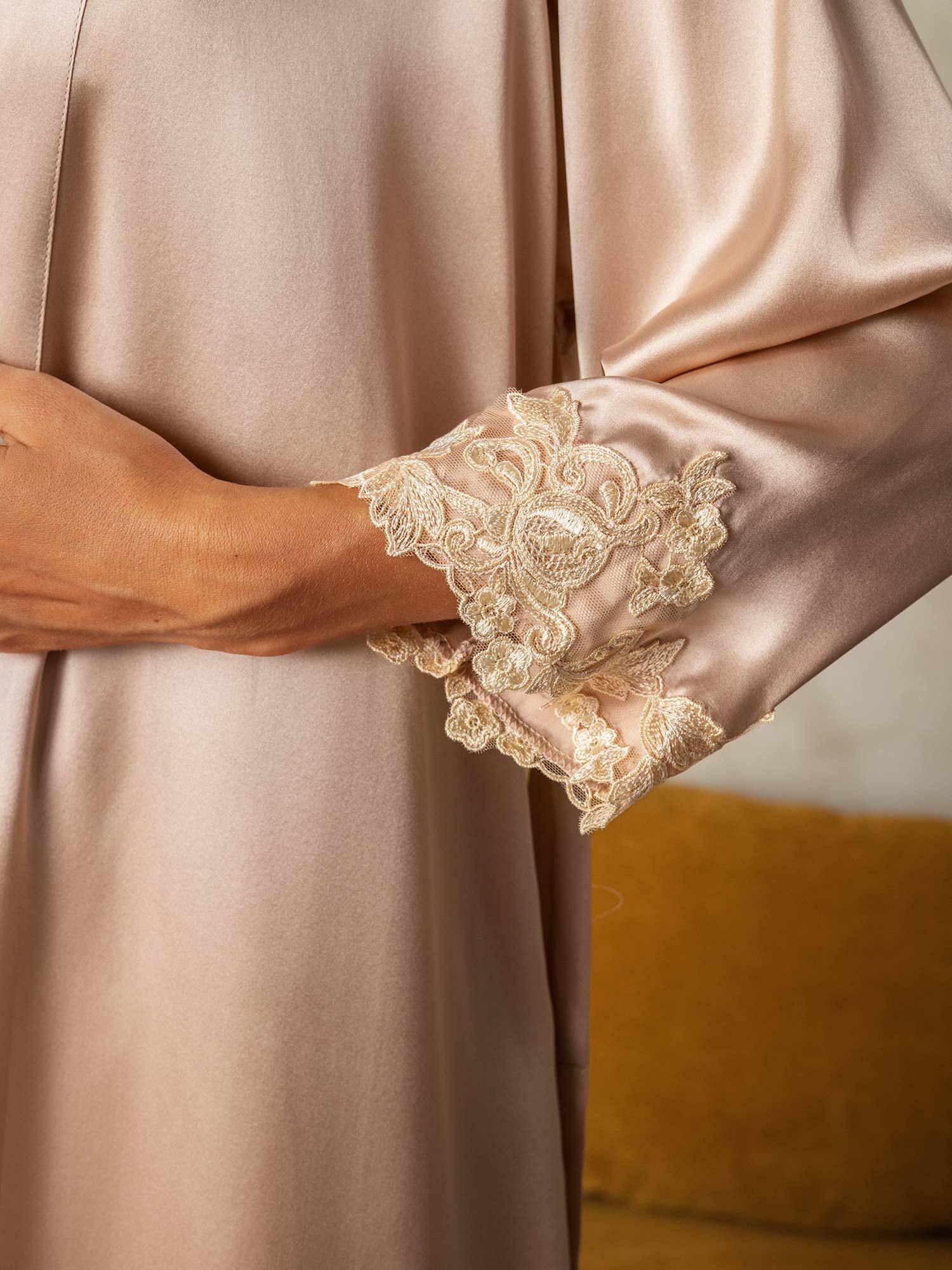 Ensemble Élégant Nuisette Et Peignoir En Pure Soie 2 Pièces - Image 5