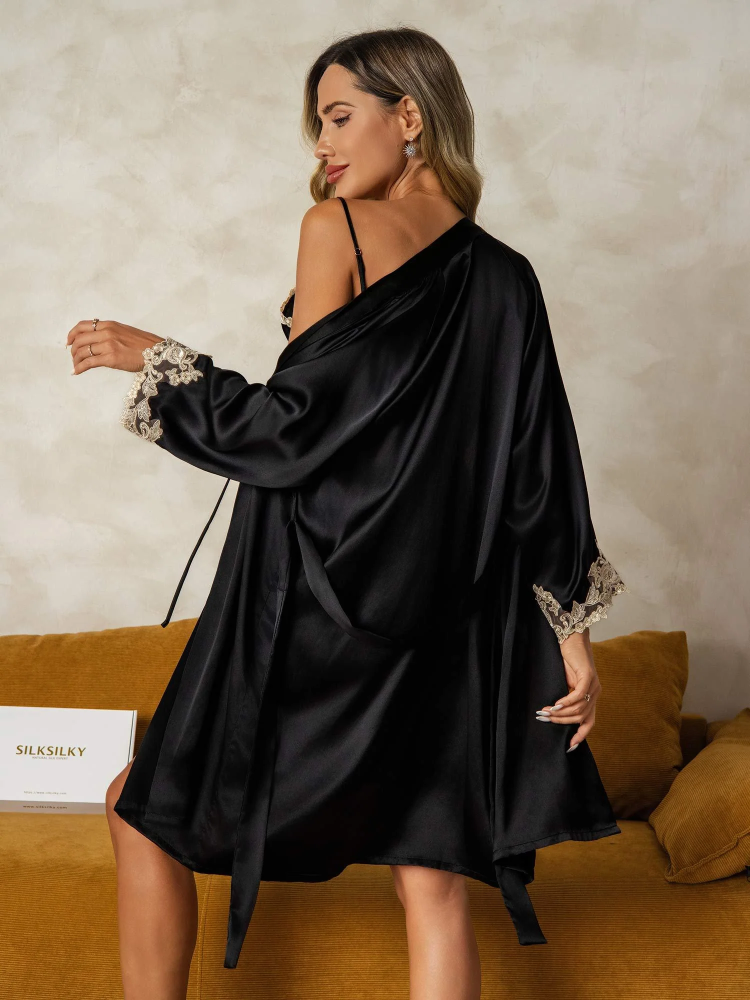 Ensemble Élégant Nuisette Et Peignoir En Pure Soie 2 Pièces - Image 8