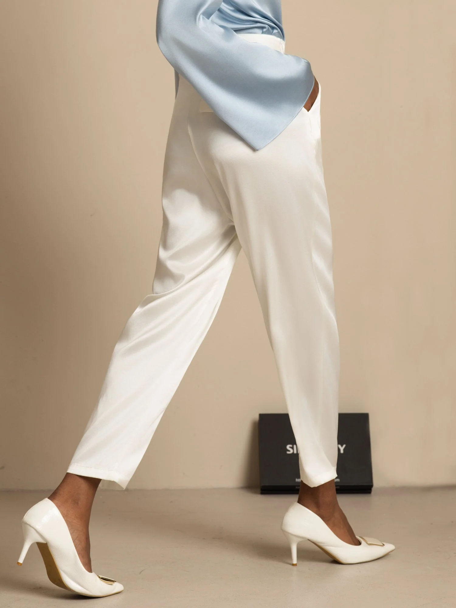 19Momme Pantalons en soie à la mode de style carotte - Image 14