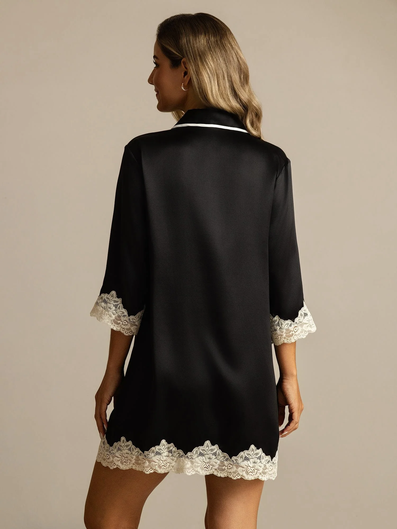 Chemise de Nuit en Pure Soie à Boutons avec Design Dentelle - Image 19