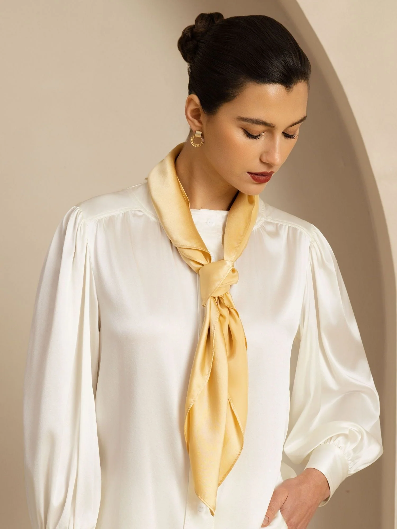 Foulard Carré Classique Élégant en Soie Pure - Taille 90x90cm - Image 6
