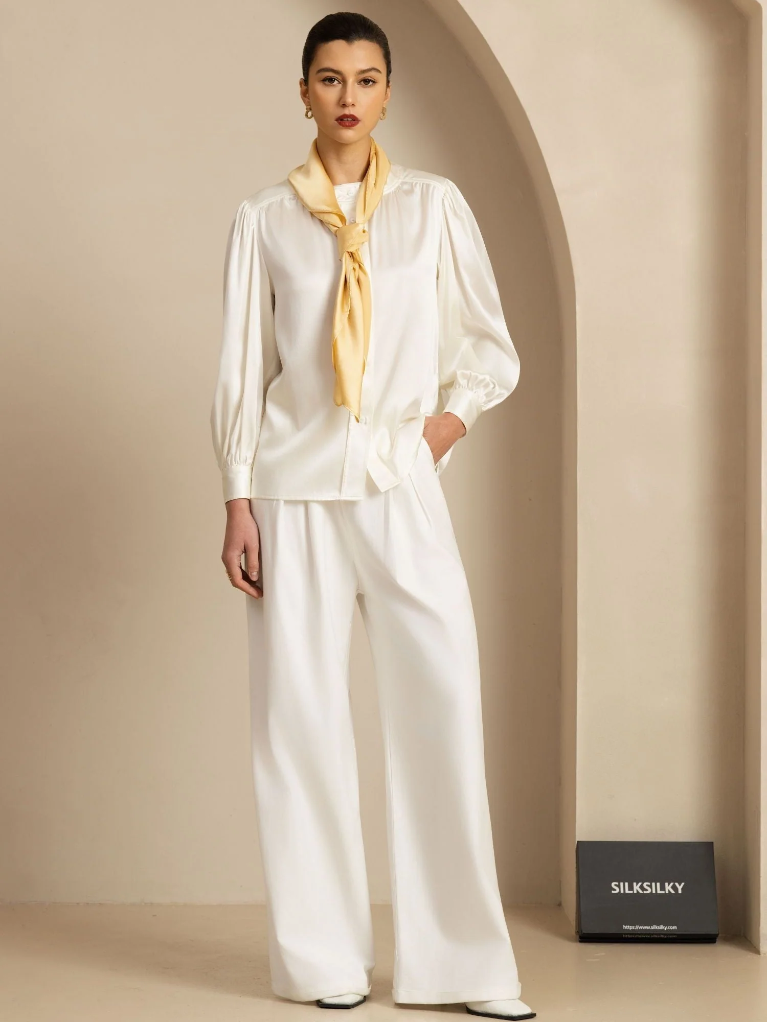 Foulard Carré Classique Élégant en Soie Pure - Taille 90x90cm - Image 8
