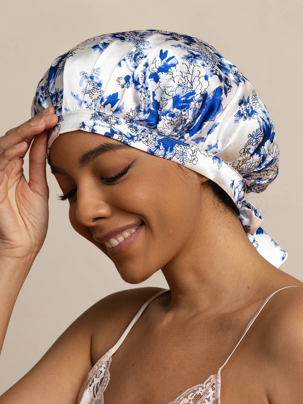 Bonnet Classique en Pure Soie avec Rubans - Image 21