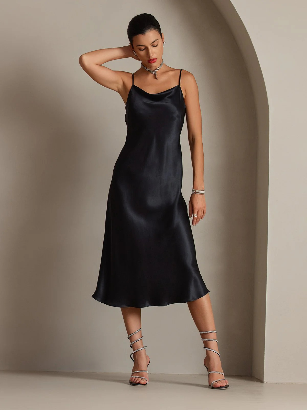 Robe Maxi Longue en Soie Pure avec Bretelles - Image 14