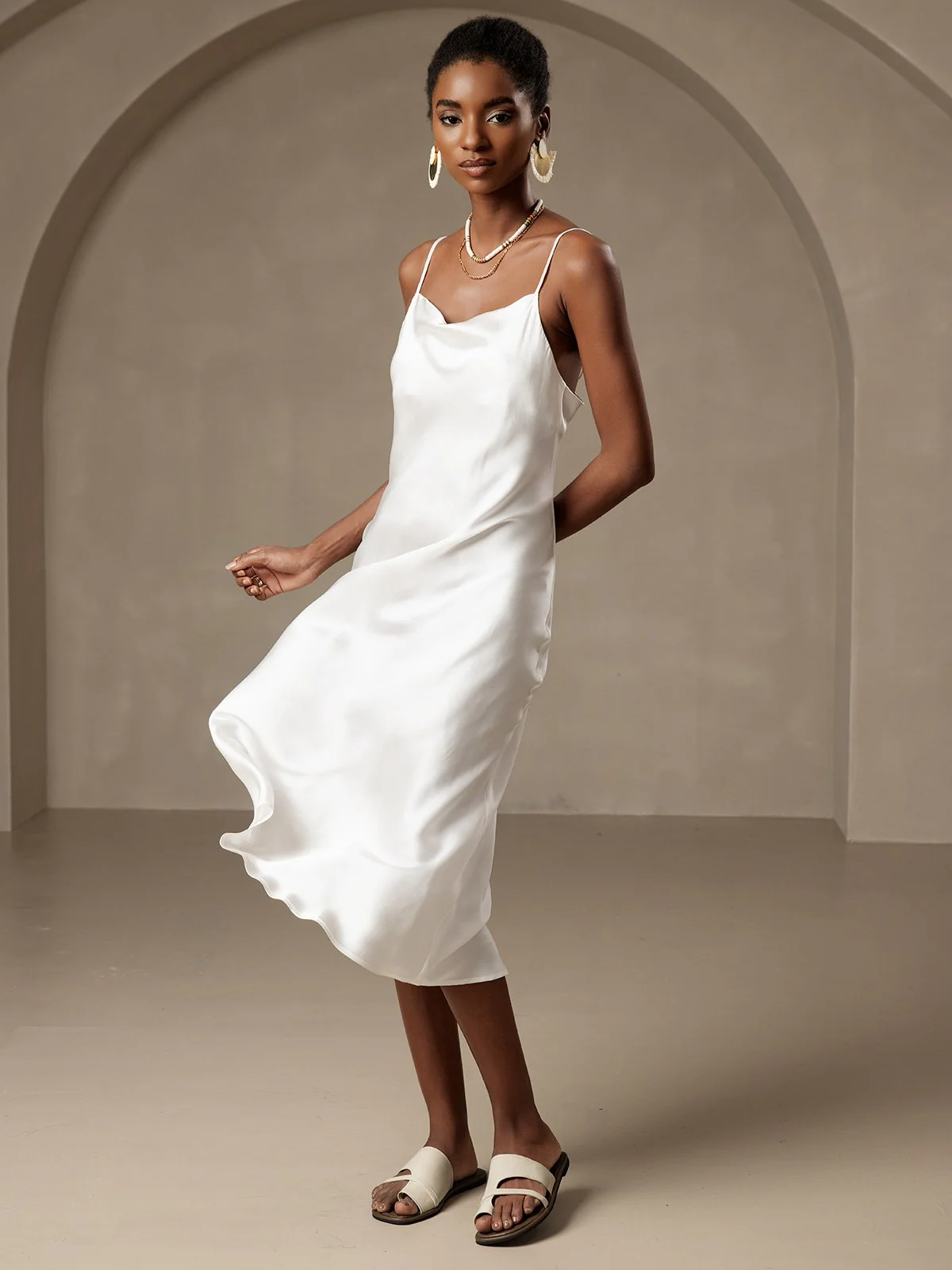 Robe Maxi Longue en Soie Pure avec Bretelles - Image 17