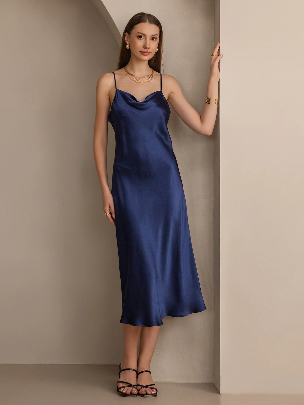 Robe Maxi Longue en Soie Pure avec Bretelles - Image 28