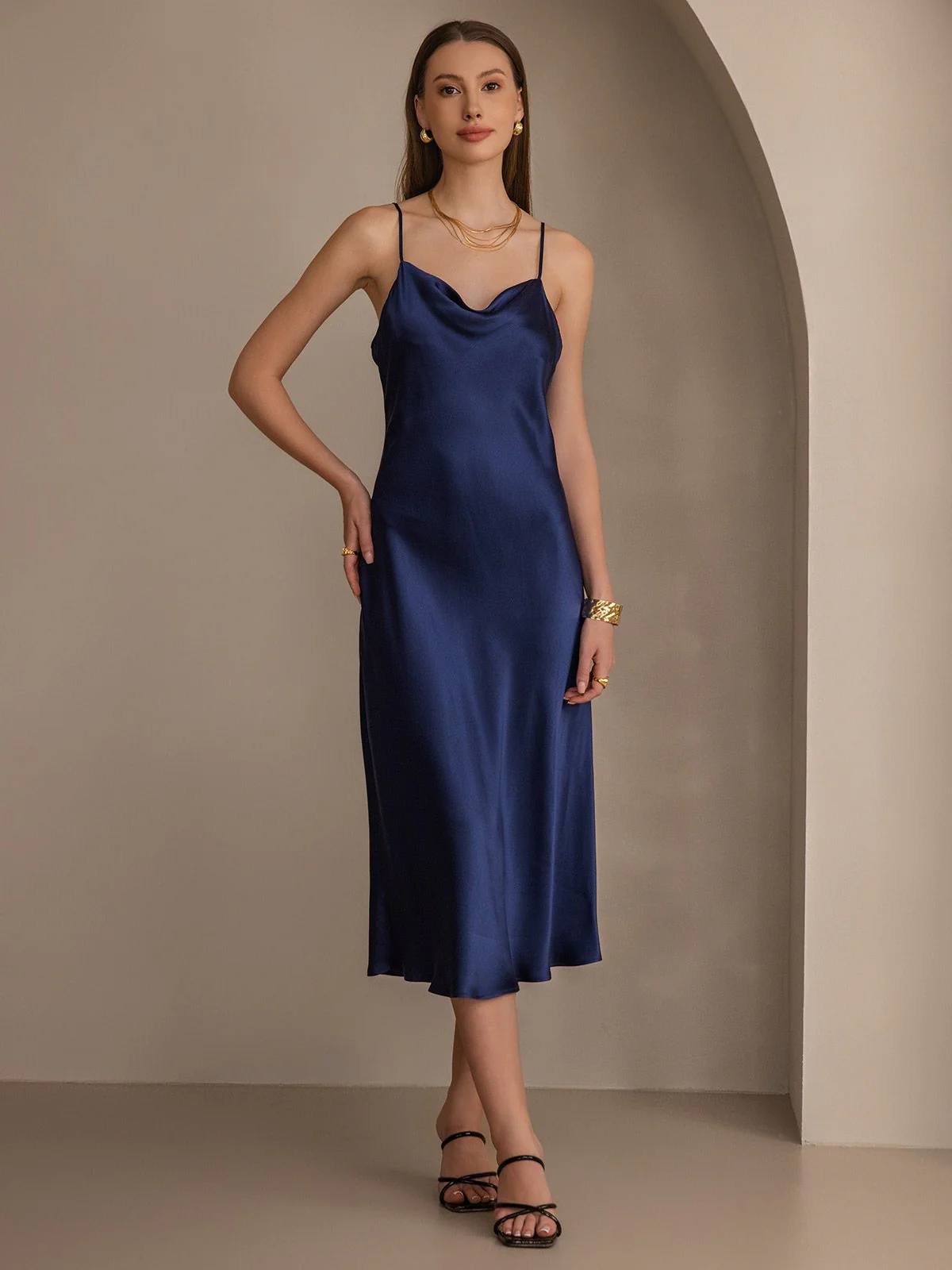 Robe Maxi Longue en Soie Pure avec Bretelles - Image 30