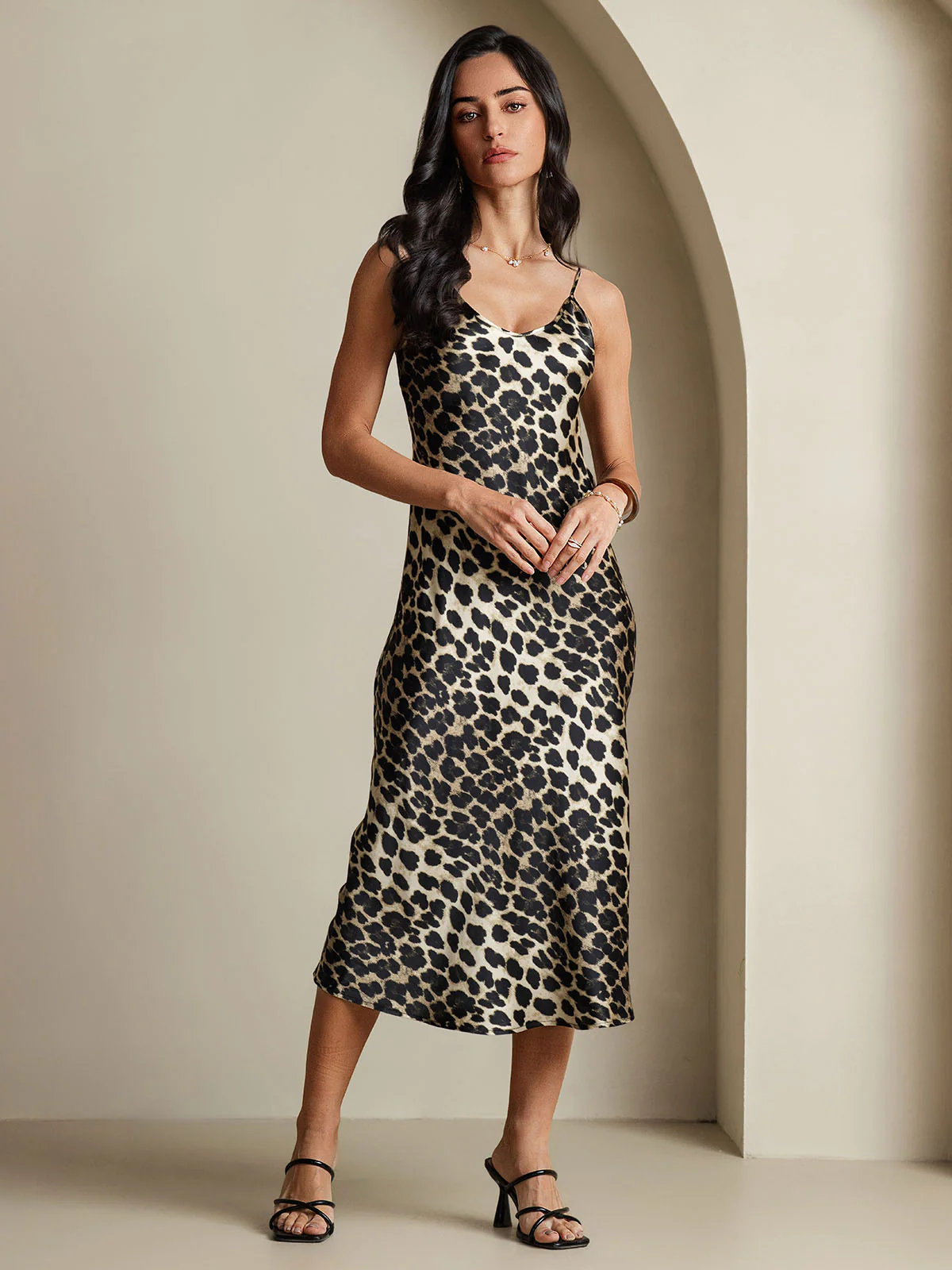 Robe Midi En Soie Pure Imprimé Léopard À Bretelles Spaghetti Col V - Image 9