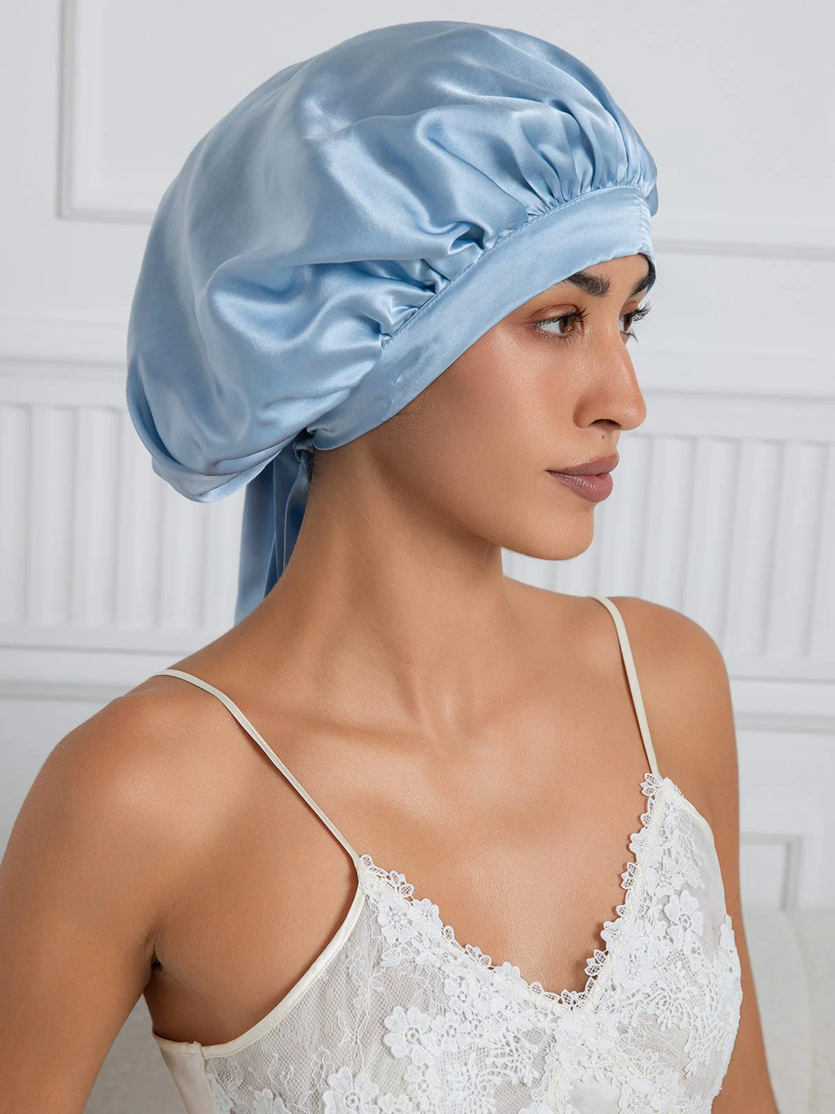 Bonnet de nuit élégant en soie pure avec longs rubans - Image 4