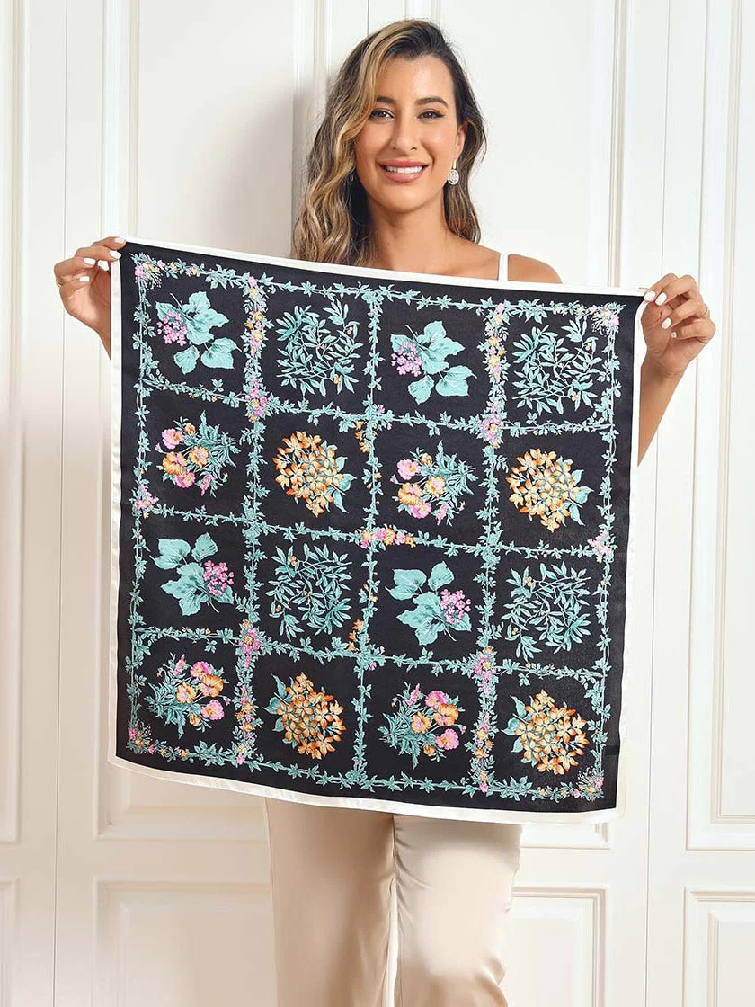 Foulard Carré à Motif Floral en Soie Pure 68x68cm / 26.8 - Image 4