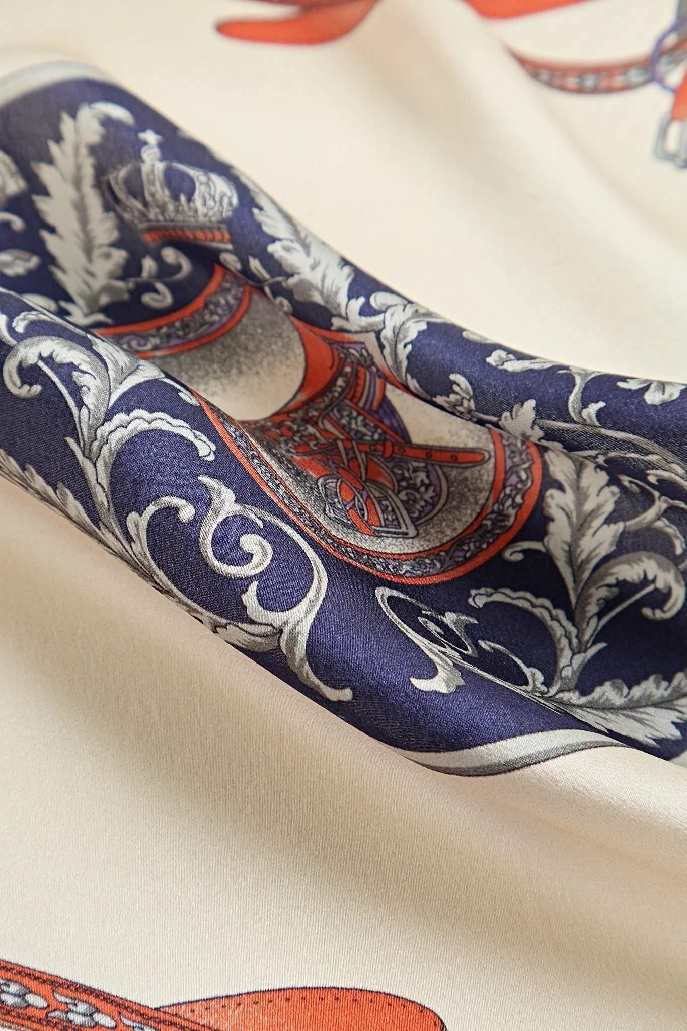 Foulard Carré en Pure Soie à Fleurs - Taille 53x53 cm - Image 5