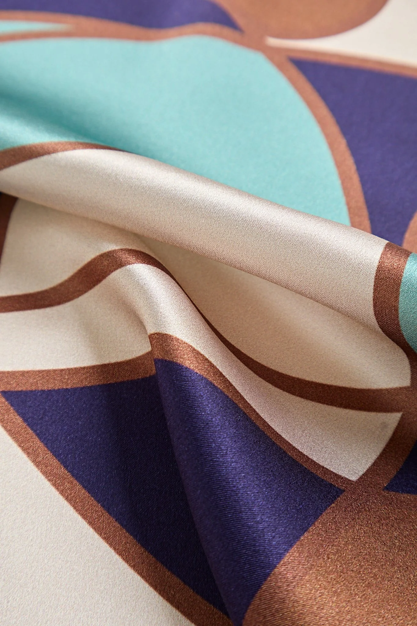Foulard Carré en Pure Soie à Motif Géométrique - Taille 53x53cm - Image 5