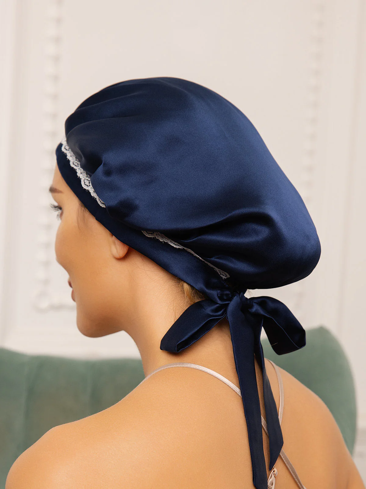 Bonnet en Dentelle de Soie Pure avec Rubans - Image 11