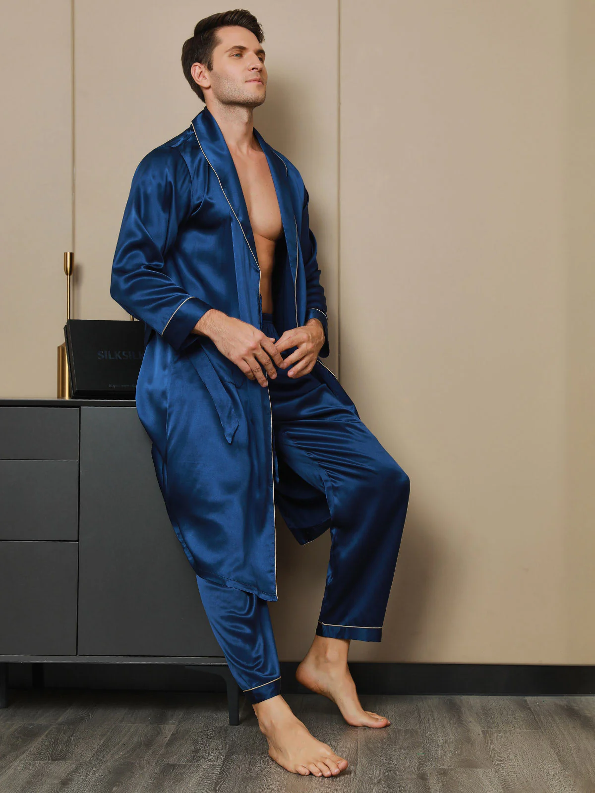 Peignoir Ceinturée à Col Revers En Pure Soie (Sans Pantalon) - Image 9