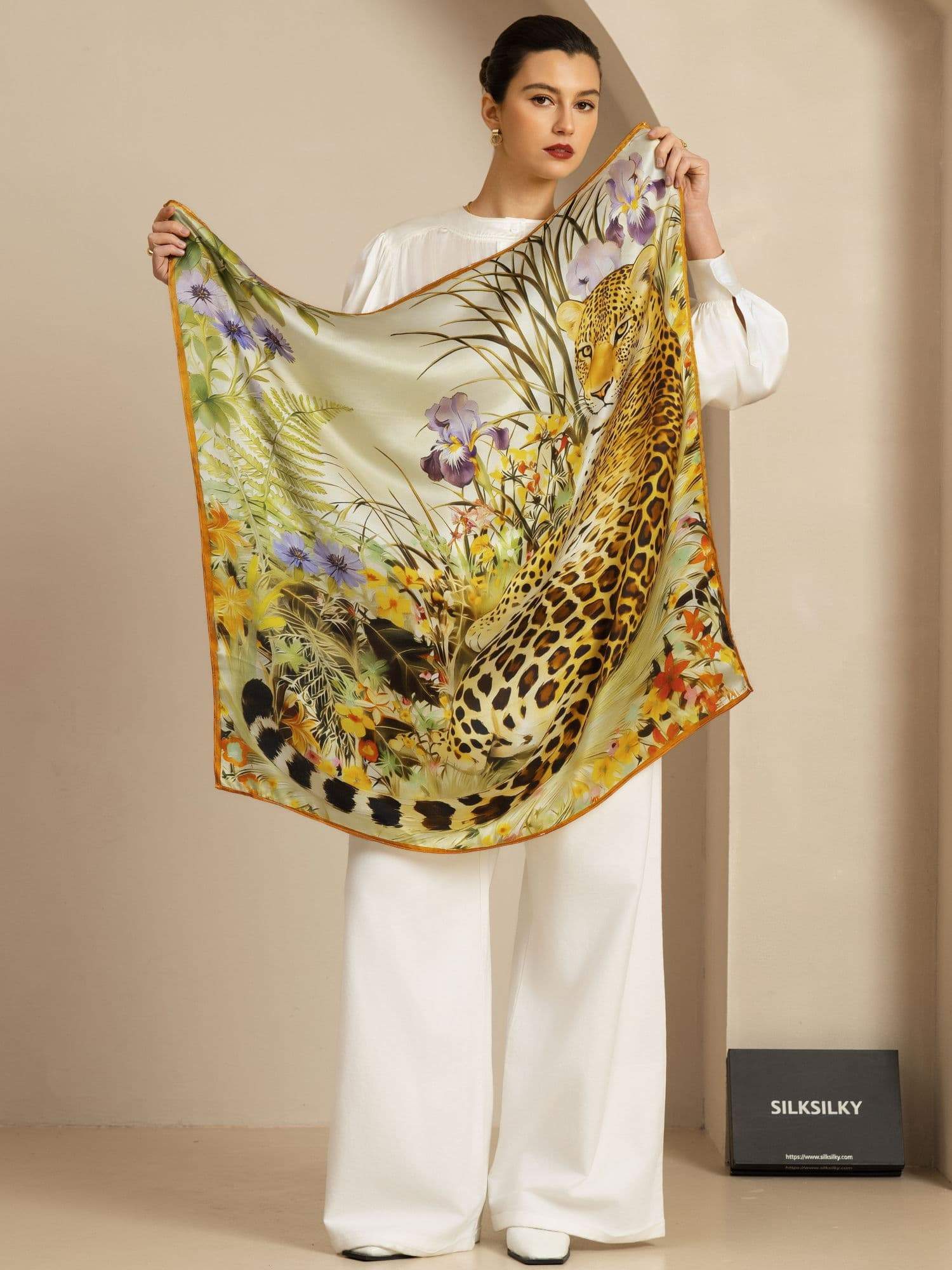 Pure Soie Léopard & Floral Foulard - Taille 90x90cm - Image 2