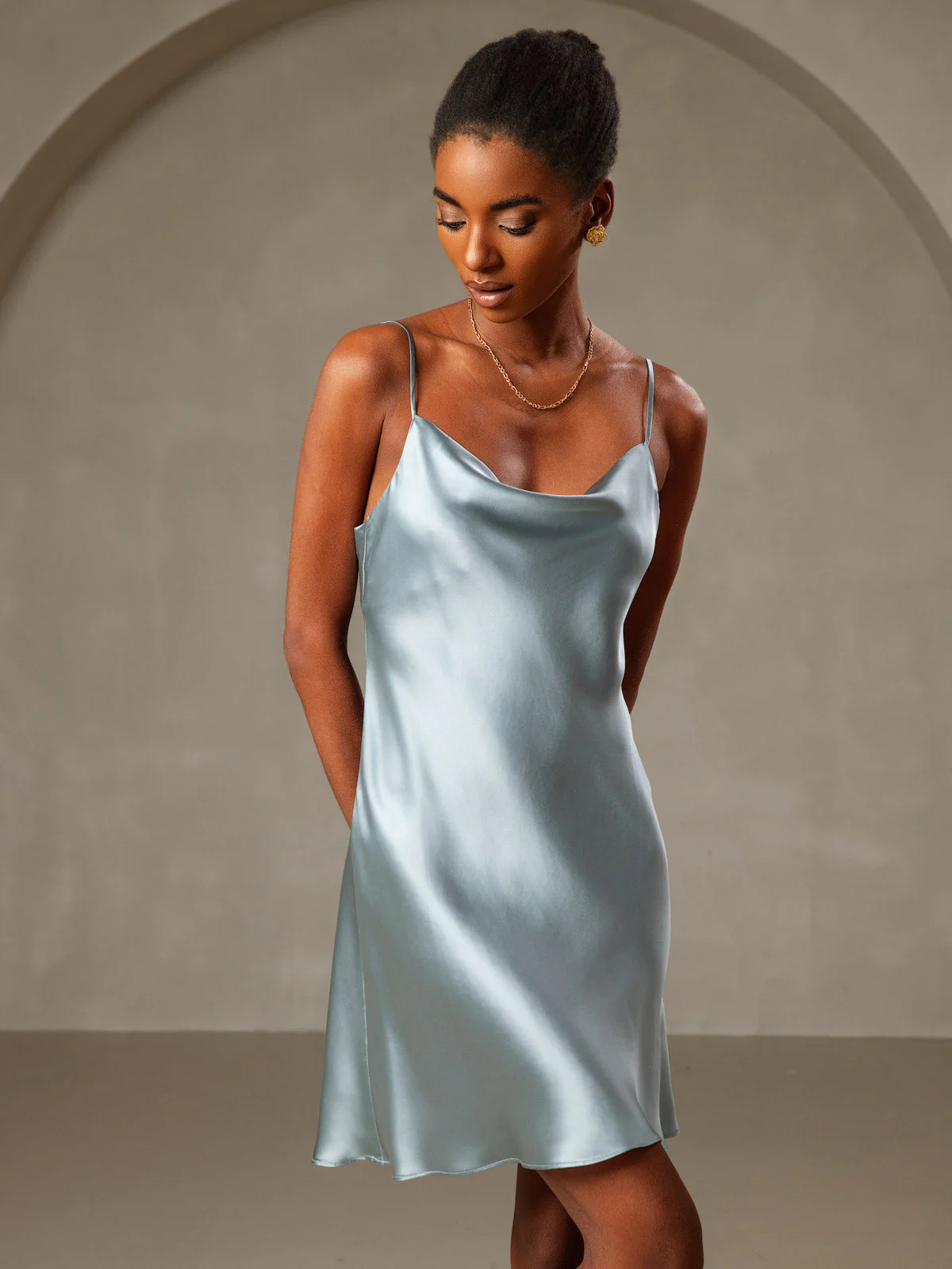 Pure Soie Bretelles Spaghetti Col Bénitier Courte Robe - Image 30