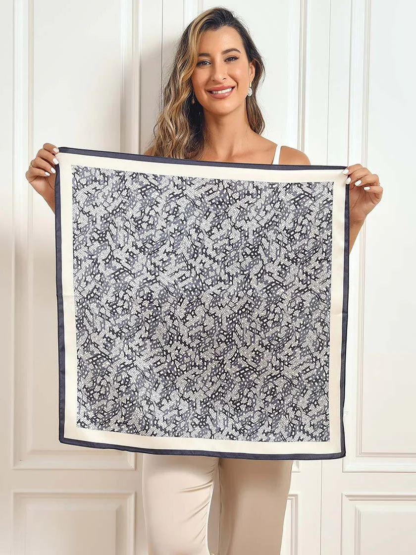 Foulard Carré Imprimé en Pure Soie 68x68cm / 26.8 - Image 4