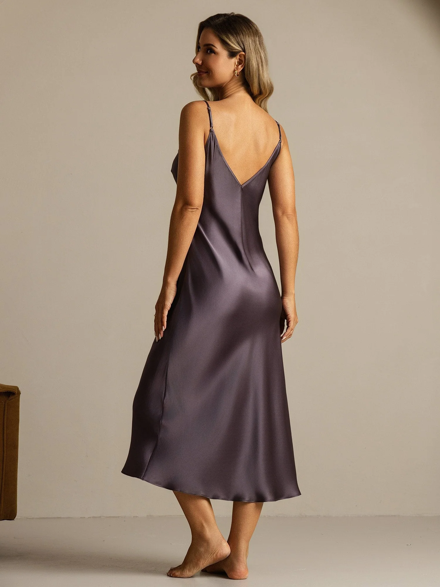 Pure Silk Robe de Nuit Longue à Bretelles Spaghetti avec Design de Fente en Dentelle - Image 2
