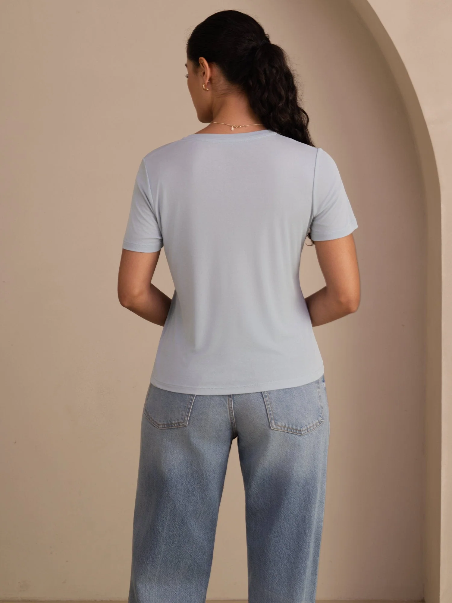 T-Shirt Femme à Manches Courtes et Décolleté en V en Soie Pure Résistant aux Accrochages - Image 11