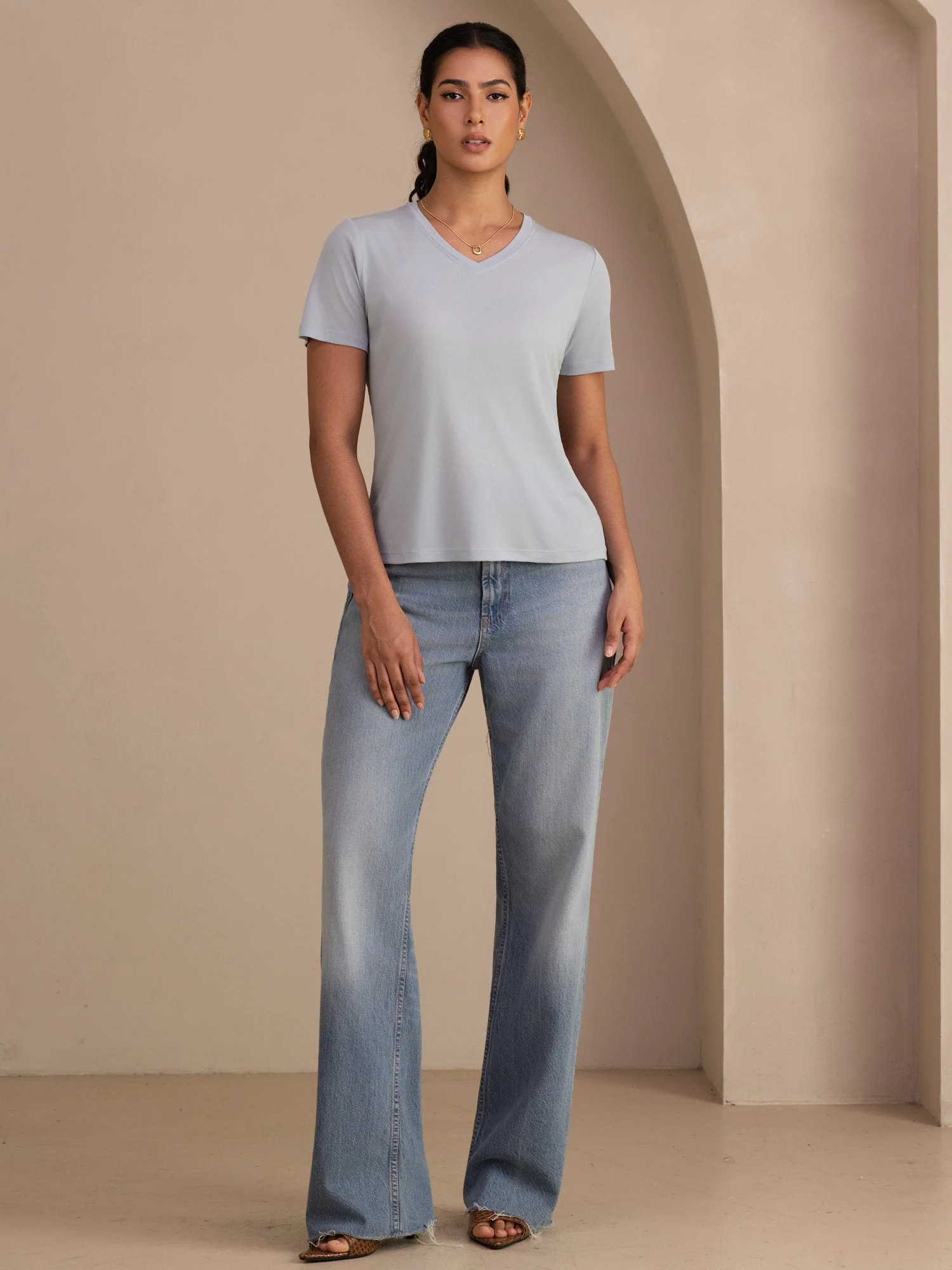 T-Shirt Femme à Manches Courtes et Décolleté en V en Soie Pure Résistant aux Accrochages - Image 15