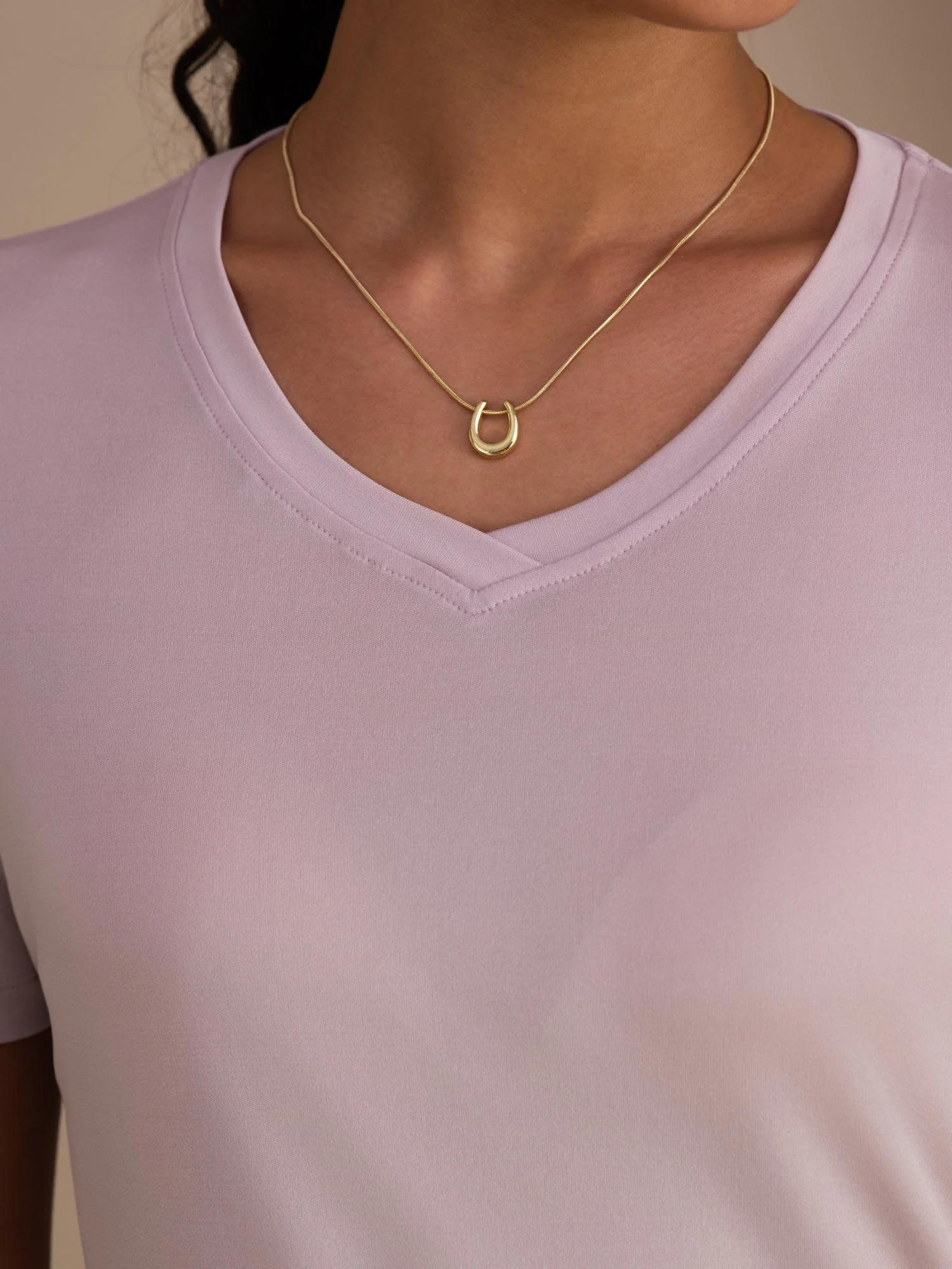 T-Shirt Femme à Manches Courtes et Décolleté en V en Soie Pure Résistant aux Accrochages - Image 26